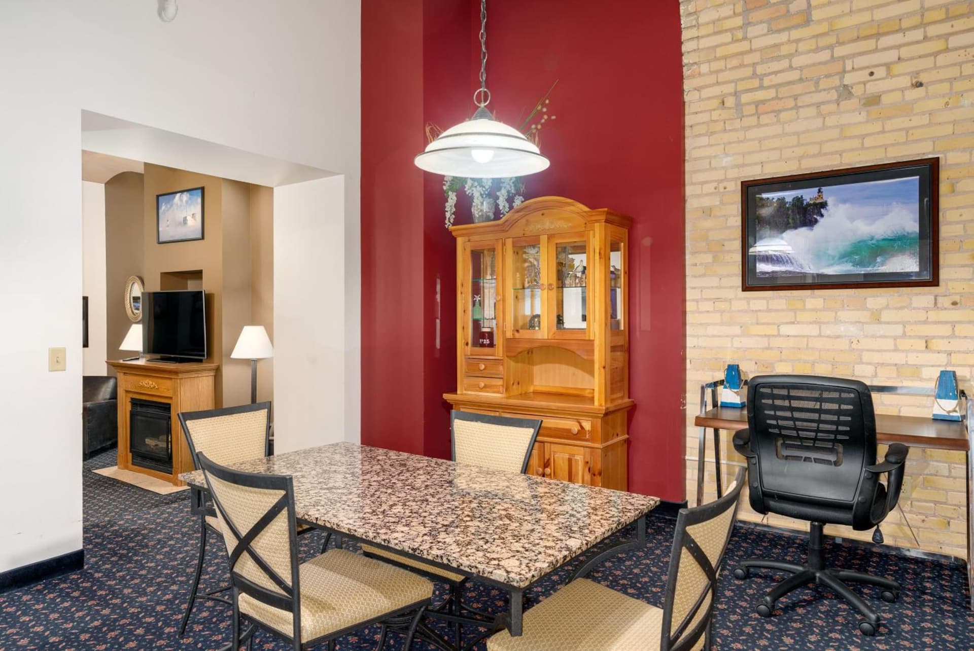 The Suites Hotel at Waterfront Plaza gallery photo in Duluth, MN — image 28