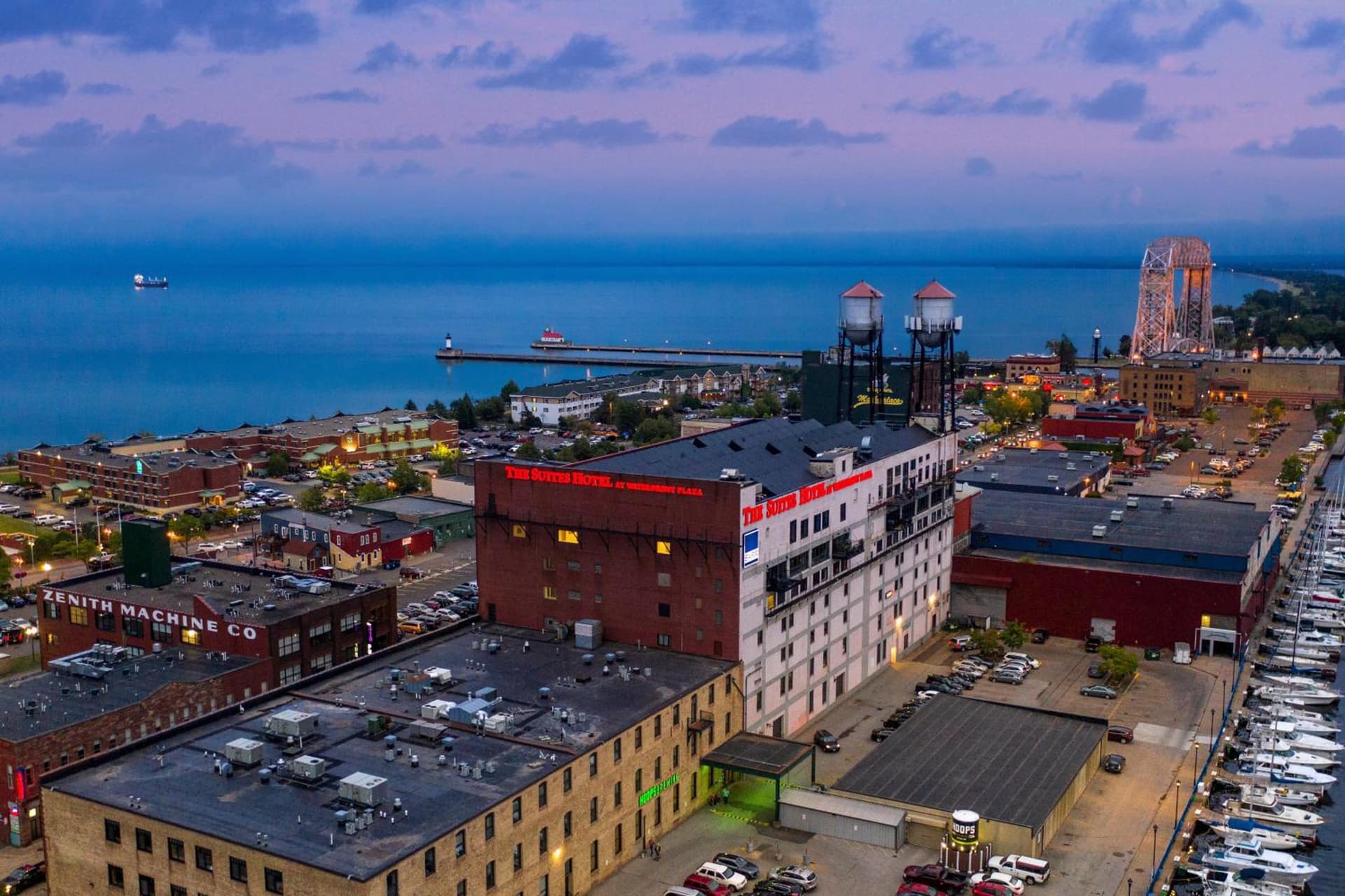 The Suites Hotel at Waterfront Plaza gallery photo in Duluth, MN — image 34