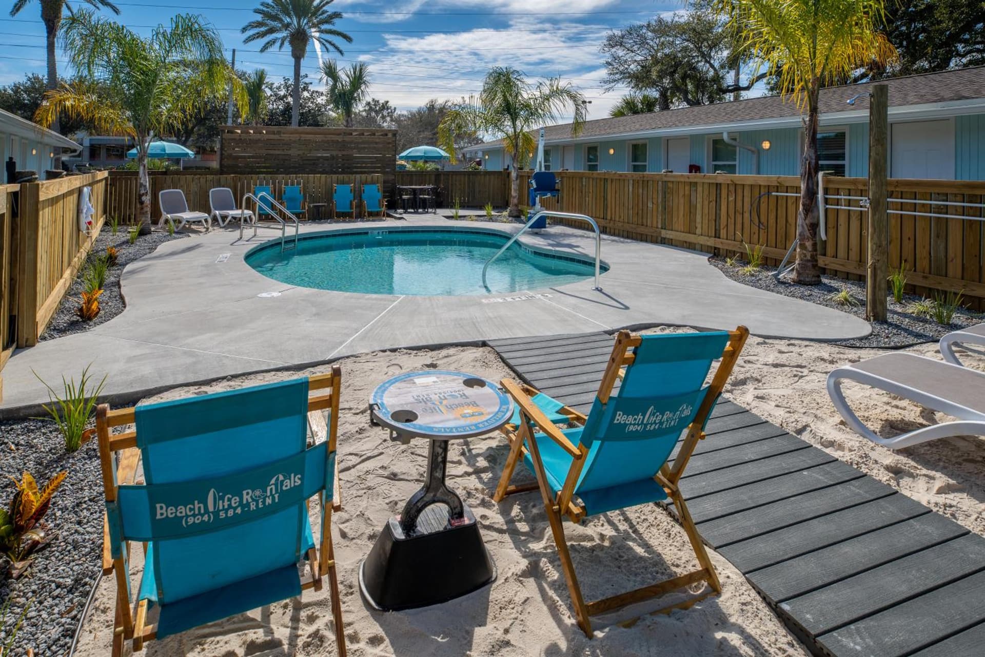 Hotel Palms property views in Atlantic Beach, FL — gallery photo 3