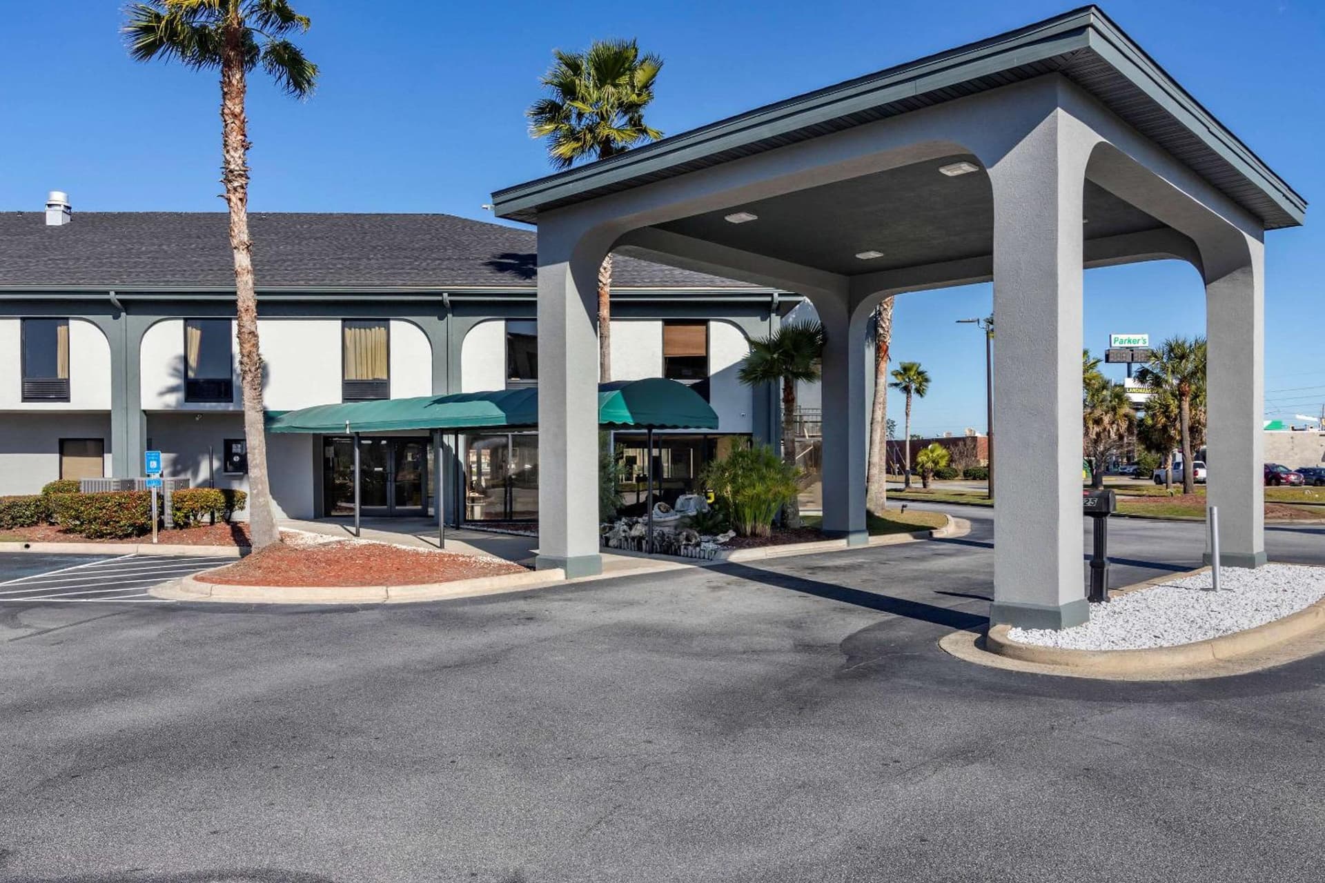 Quality Inn Brunswick property views in Brunswick, GA — gallery photo 3