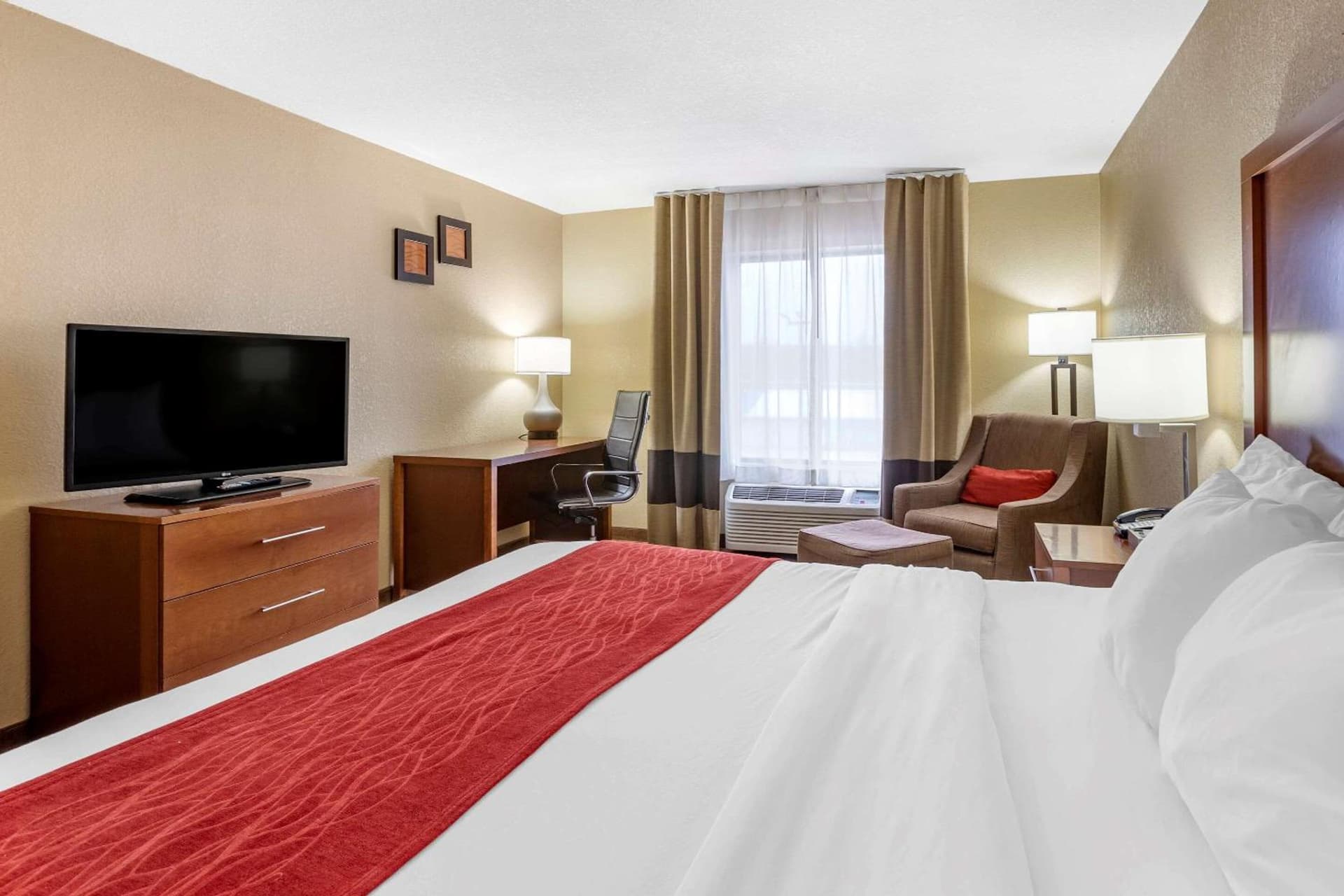 Comfort Inn & Suites Cedar Rapids North - Collins Road gallery photo in Cedar Rapids, IA — image 31
