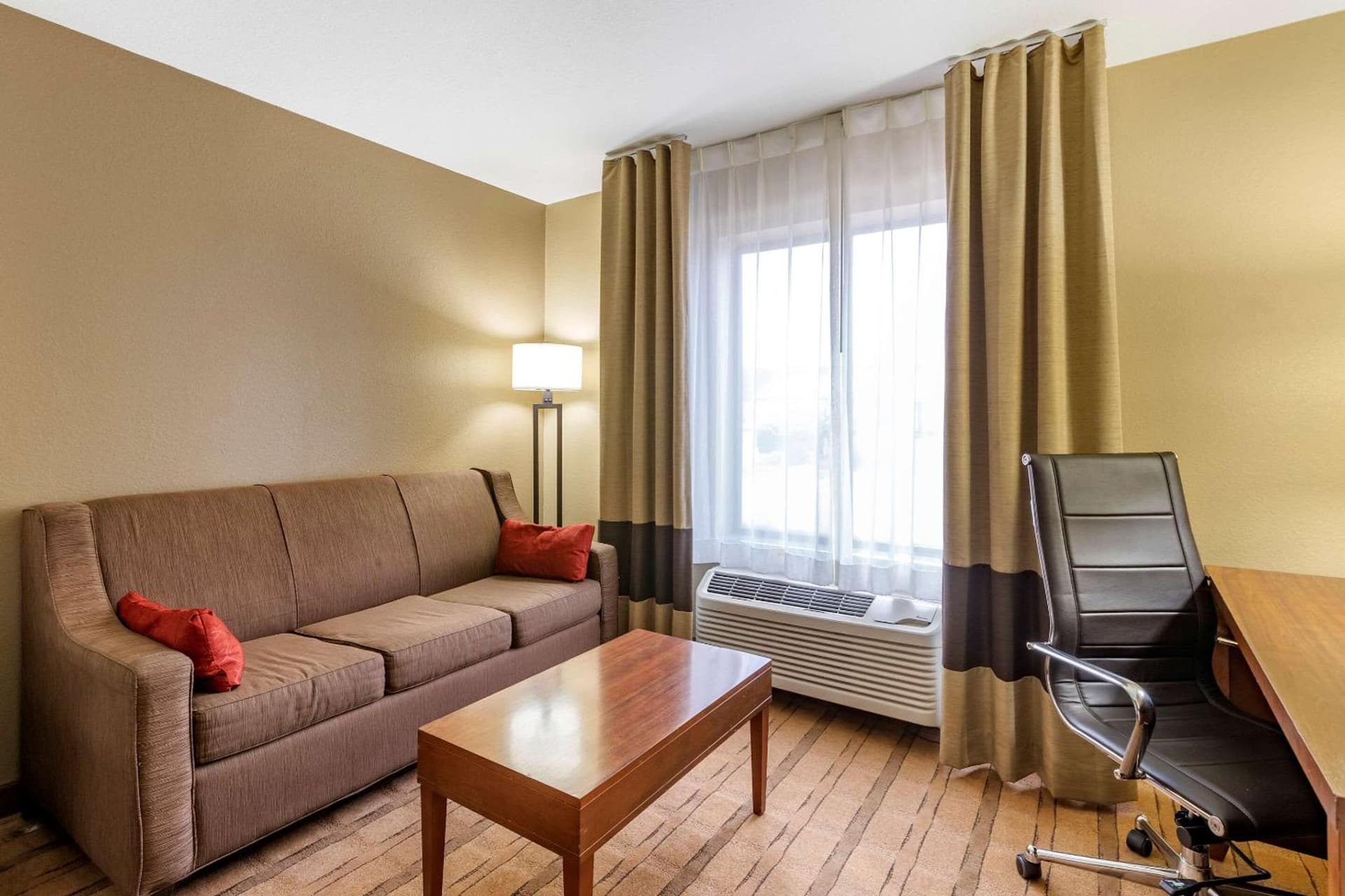 Comfort Inn & Suites Cedar Rapids North - Collins Road gallery photo in Cedar Rapids, IA — image 6