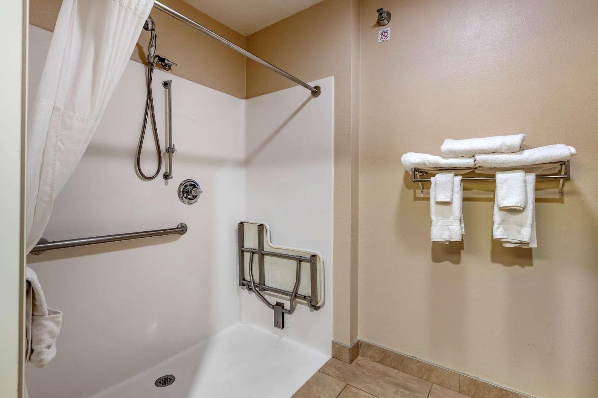 Comfort Inn & Suites Cedar Rapids North - Collins Road gallery photo in Cedar Rapids, IA — image 50