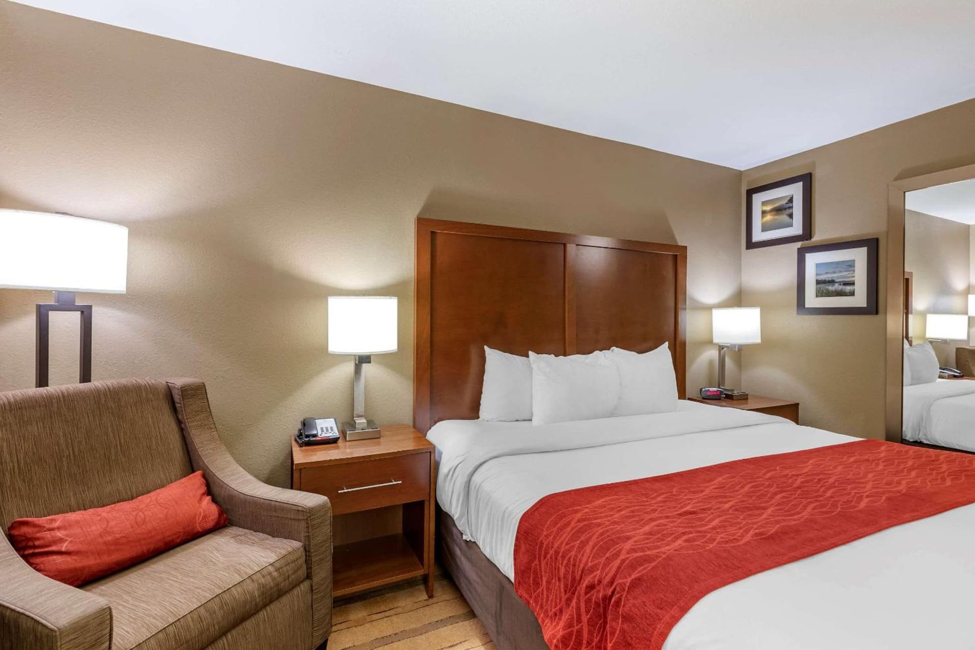 Comfort Inn & Suites Cedar Rapids North - Collins Road gallery photo in Cedar Rapids, IA — image 12