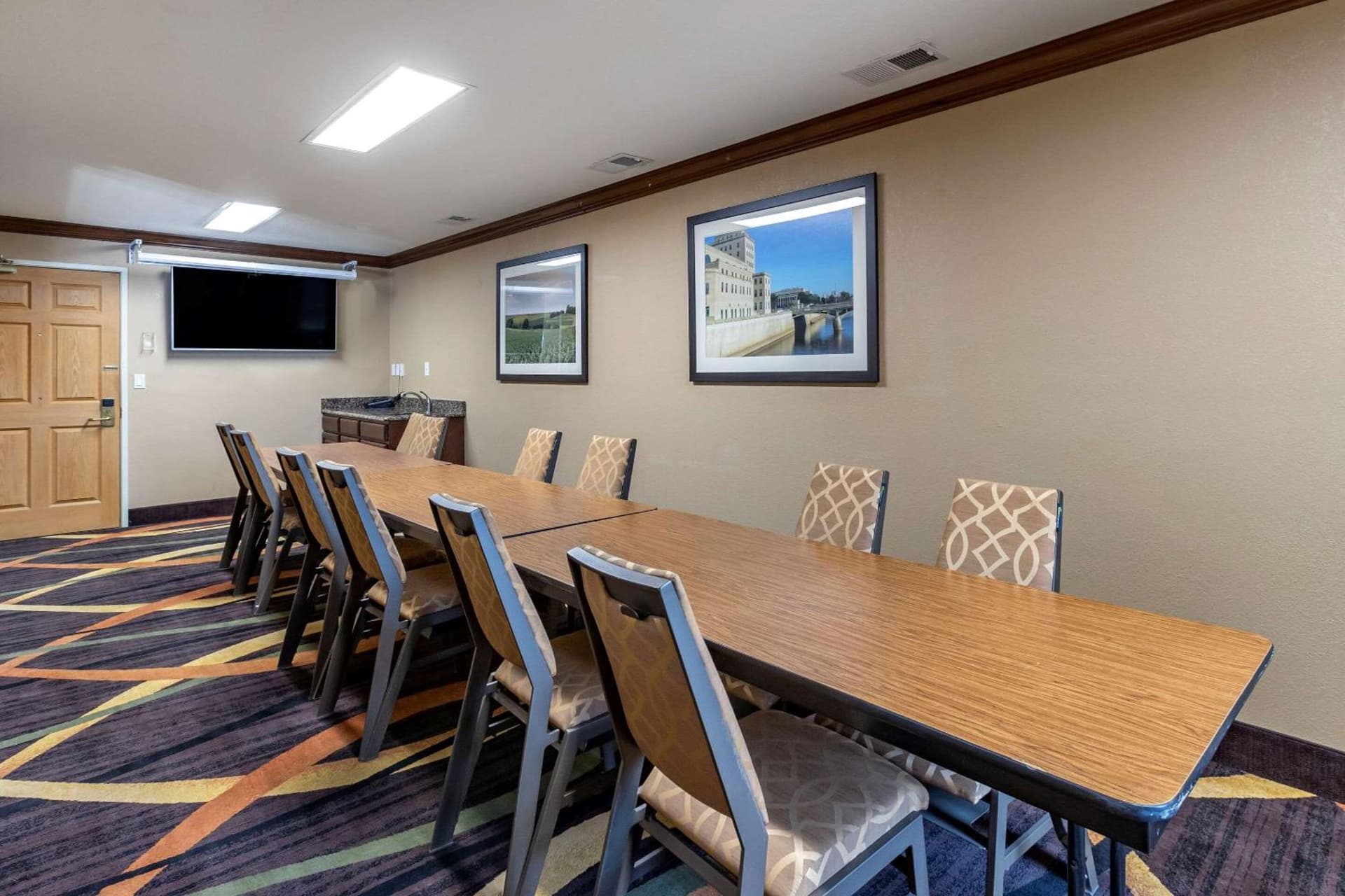 Comfort Inn & Suites Cedar Rapids North - Collins Road property views in Cedar Rapids, IA — gallery photo 3