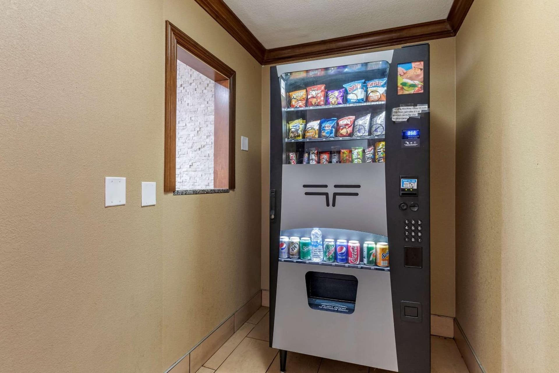 Comfort Inn & Suites Cedar Rapids North - Collins Road gallery photo in Cedar Rapids, IA — image 11
