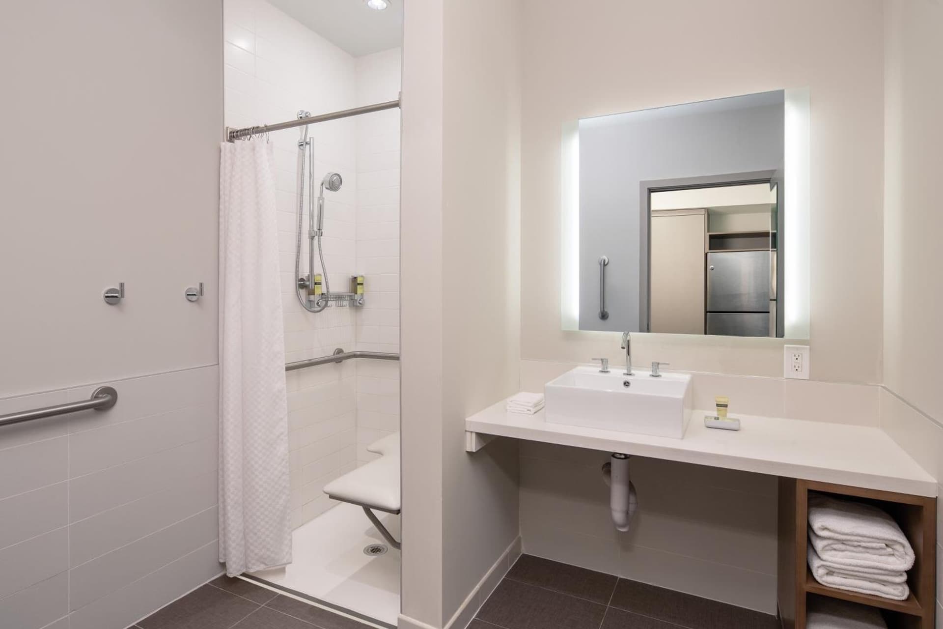 Element by Marriott Harrison - Newark property views in Harrison, NJ — gallery photo 3