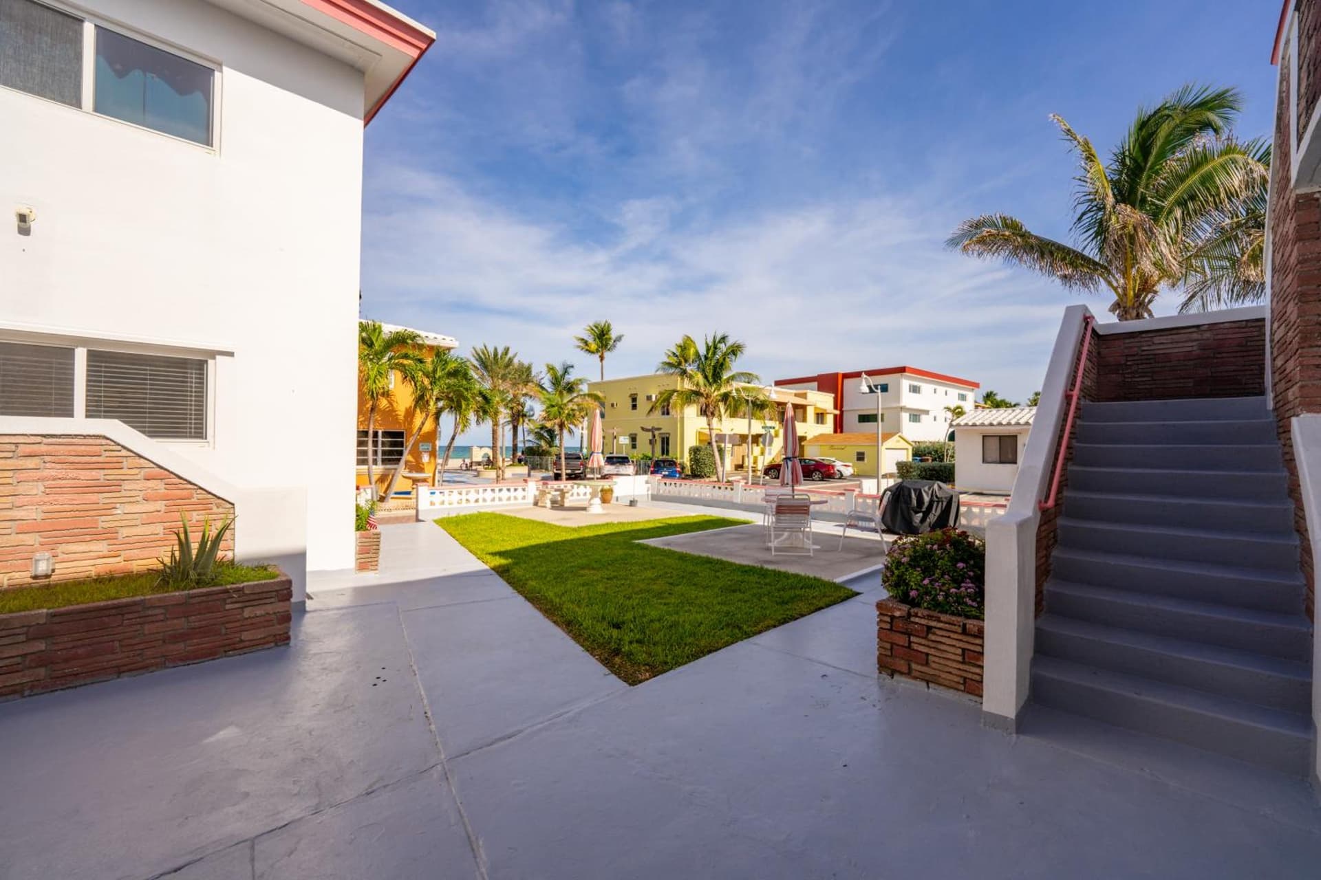The Surf Hollywood Beach interior in Hollywood, FL — gallery photo 2