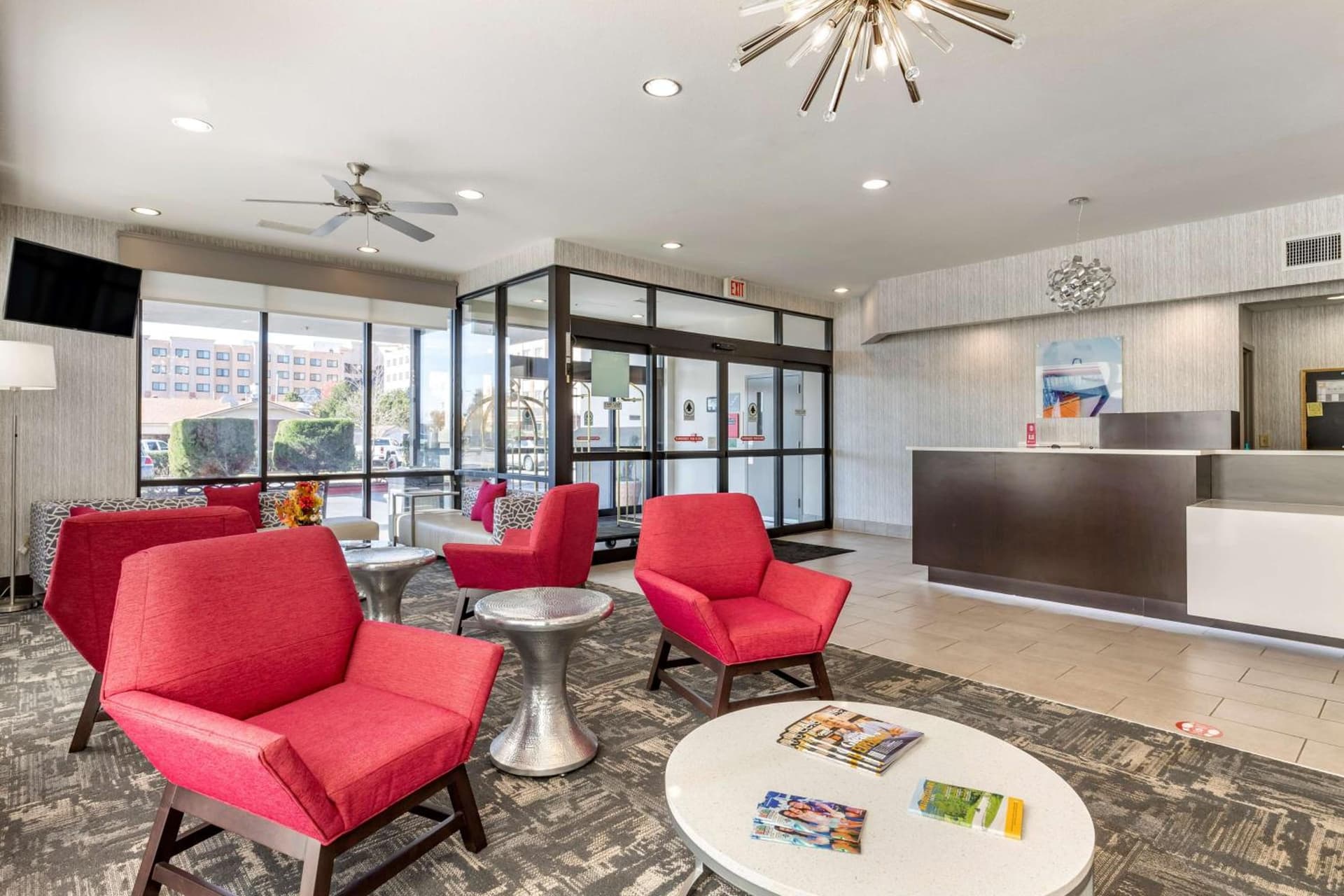Best Western Plus Castlerock Inn & Suites interior in Bentonville, AR — gallery photo 2