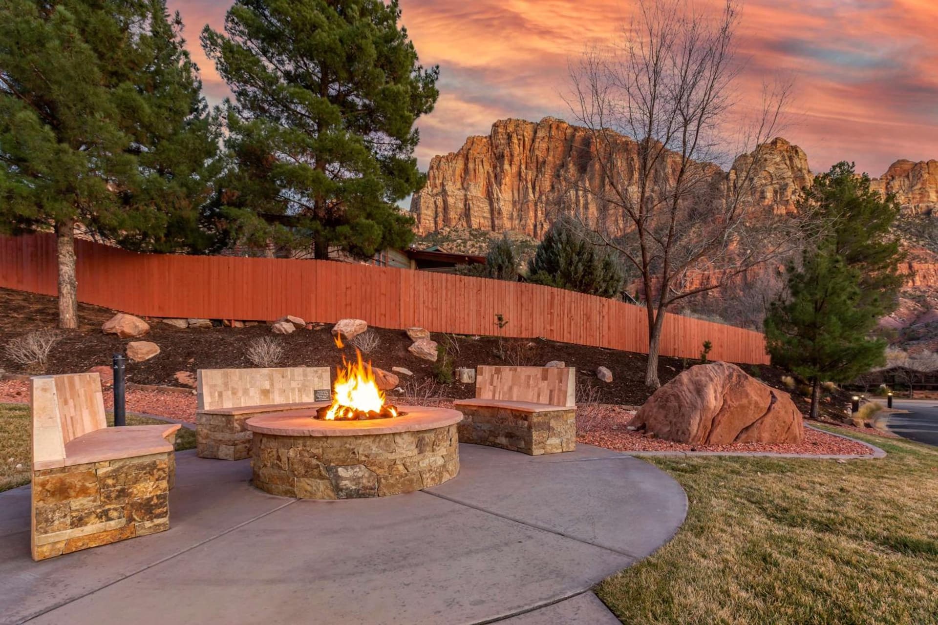 Best Western Plus Zion Canyon Inn & Suites property views in Springdale, UT — gallery photo 3