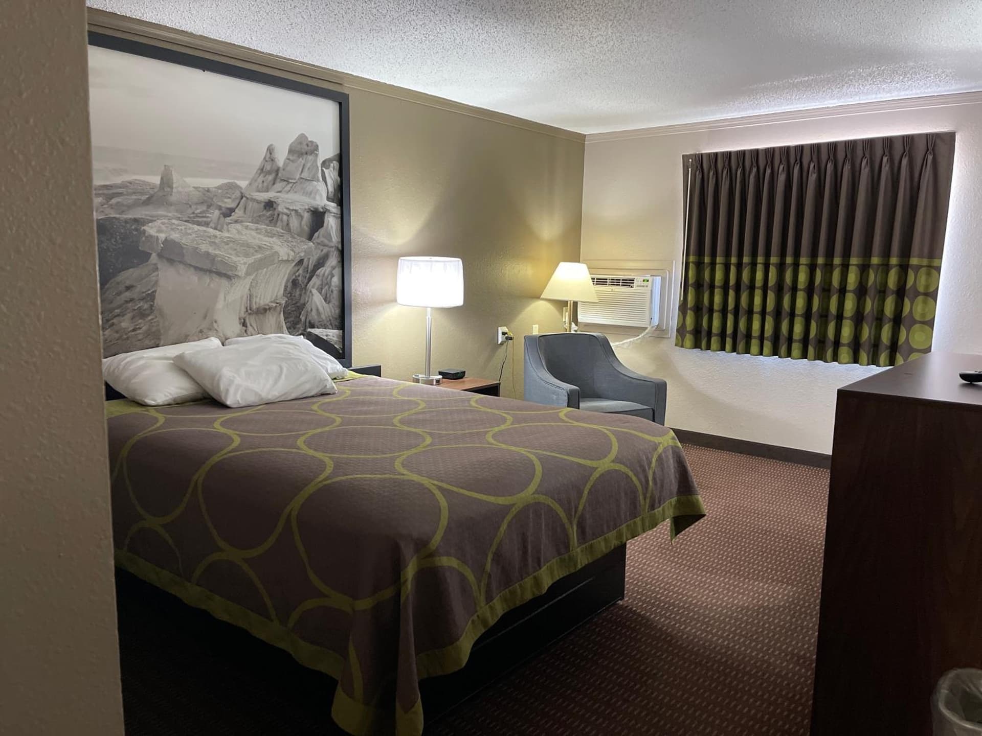 Super 8 by Wyndham Bismarck gallery photo in Bismarck, ND — image 6