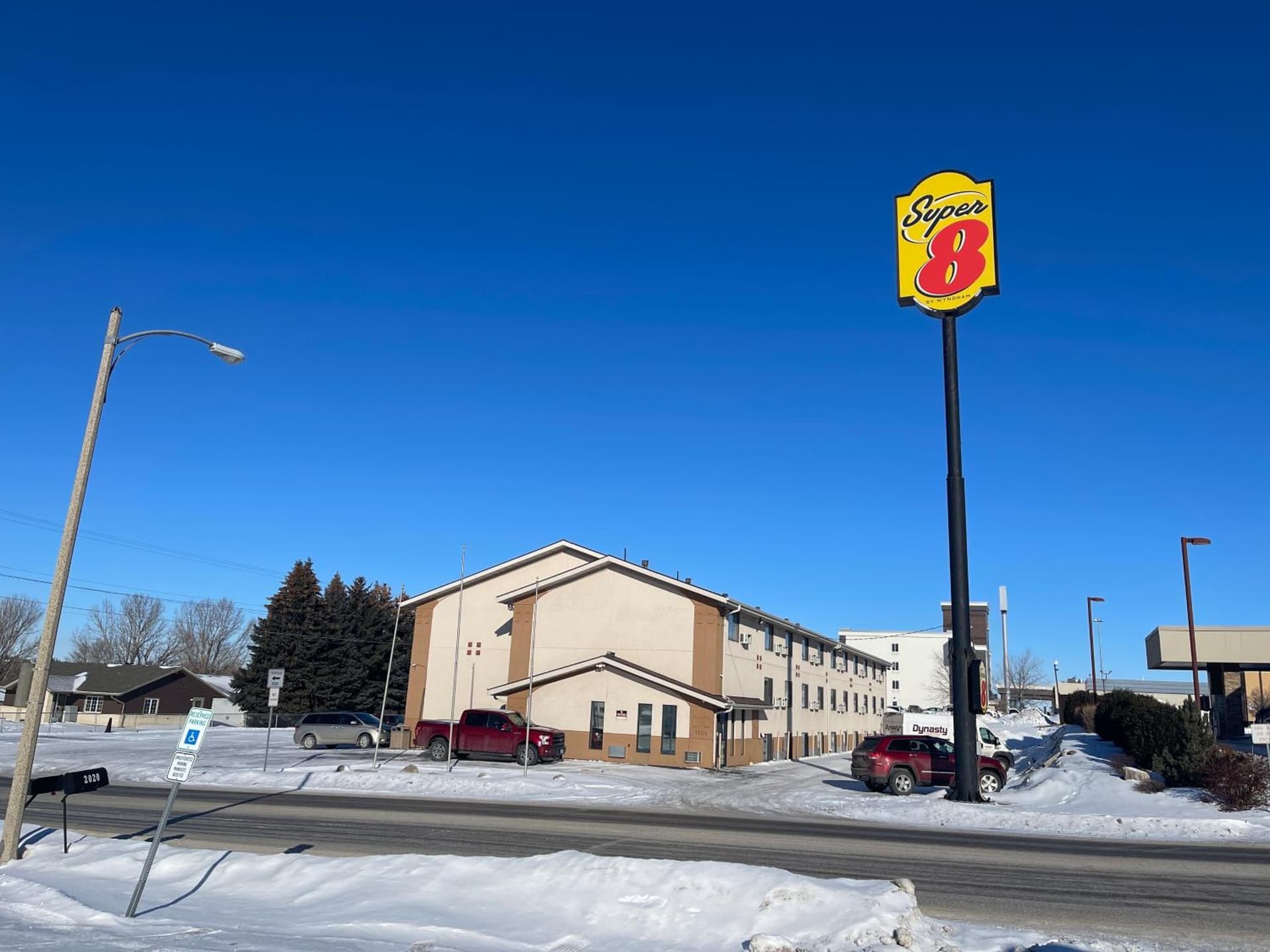 Super 8 by Wyndham Bismarck gallery photo in Bismarck, ND — image 15