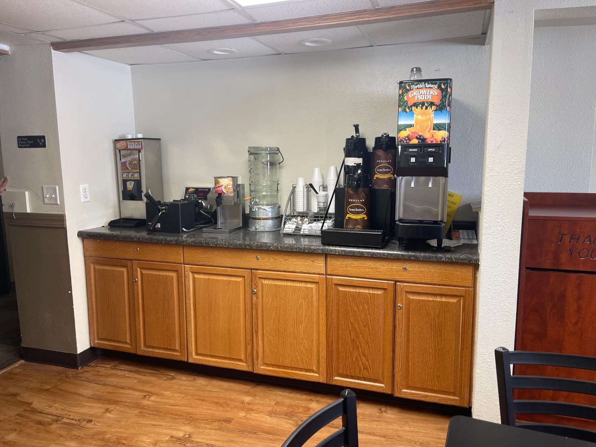 Super 8 by Wyndham Bismarck gallery photo in Bismarck, ND — image 8