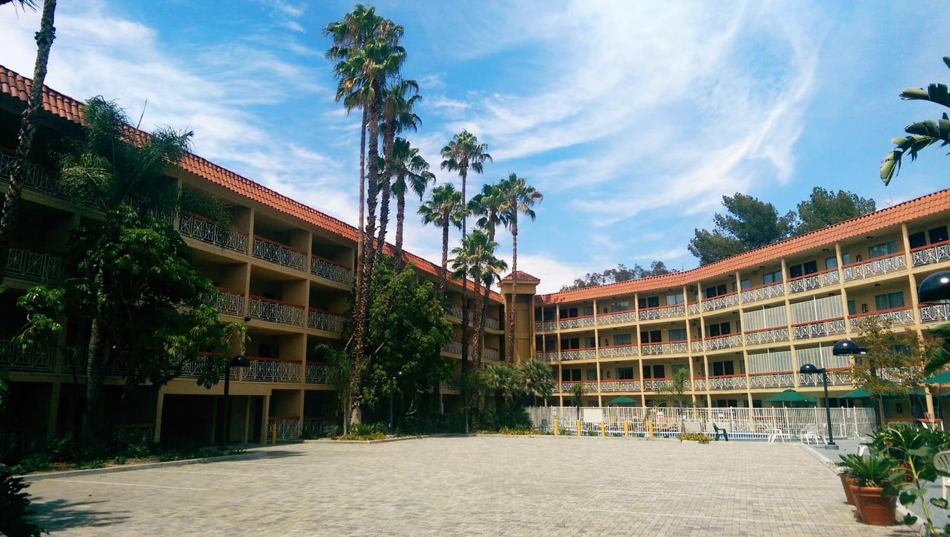 Ramada by Wyndham Burbank Airport gallery photo in Burbank, CA — image 8