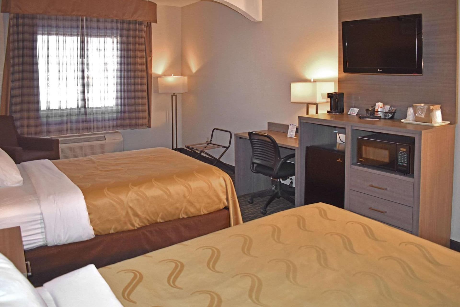 Quality Inn & Suites Kearneysville - Martinsburg property views in Kearneysville, WV — gallery photo 3