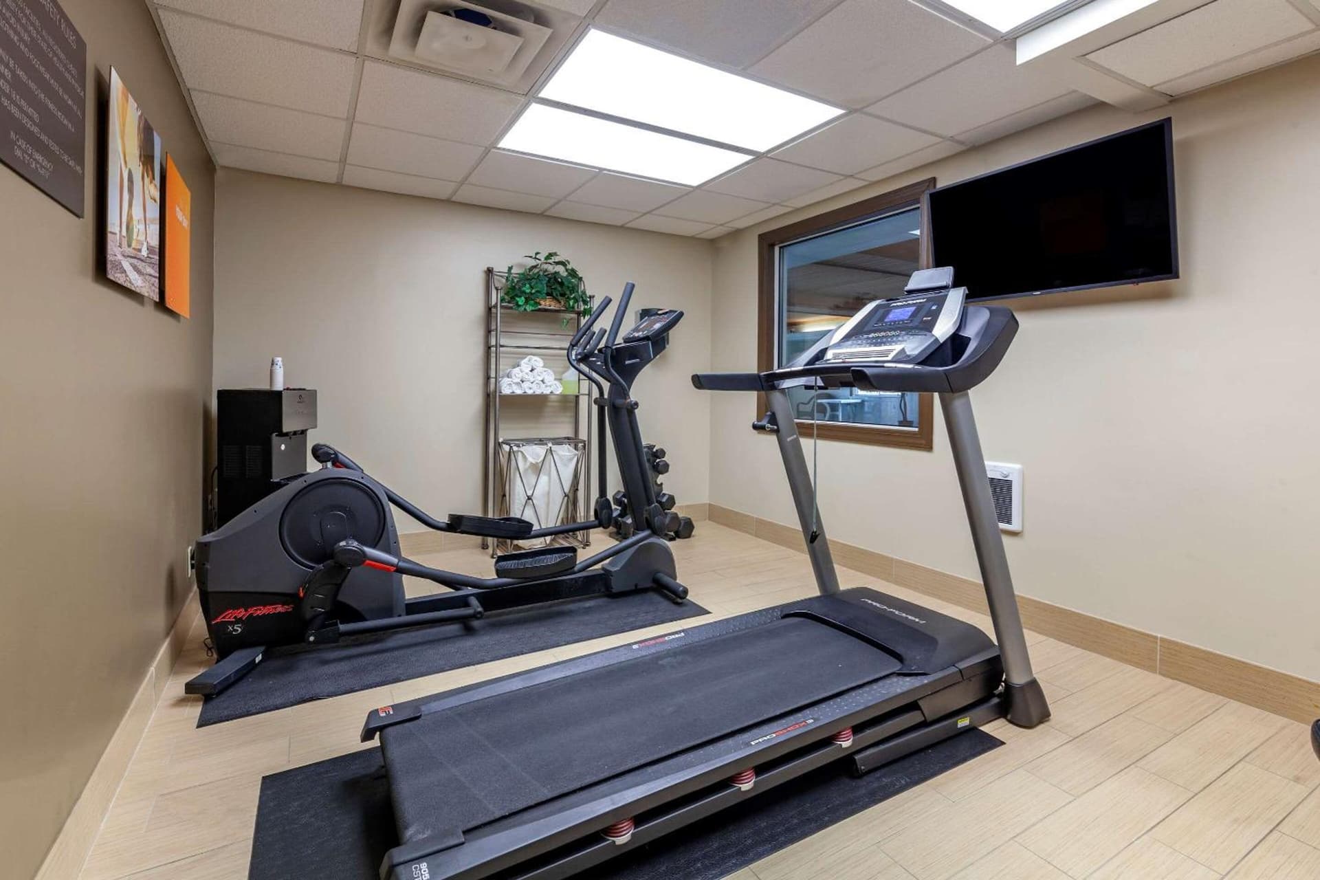 Comfort Inn & Suites Geneva- West Chicago gallery photo in Geneva, IL — image 25