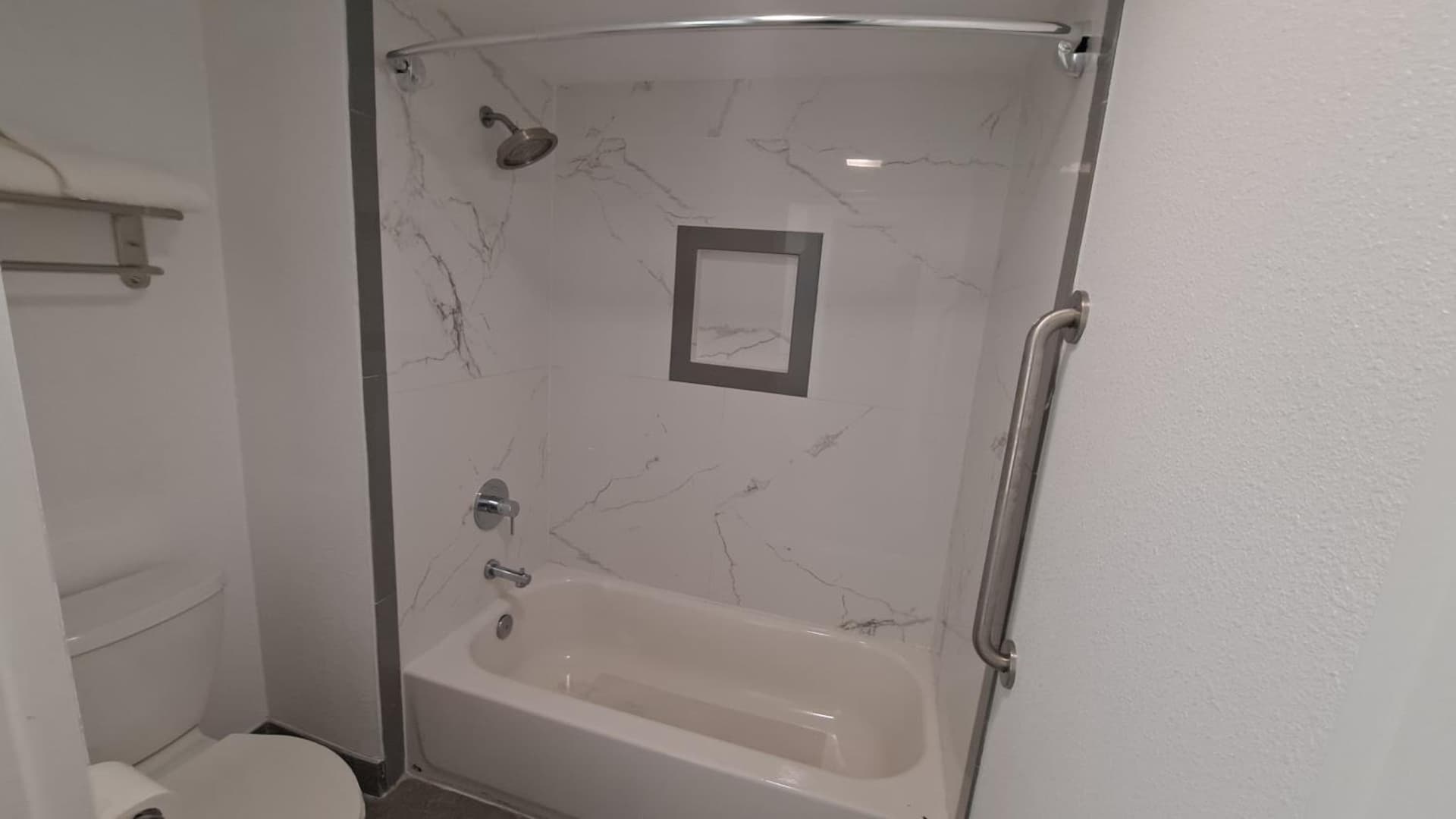 Clarion Pointe El Cajon San Diego East interior in El Cajon, CA — gallery photo 2