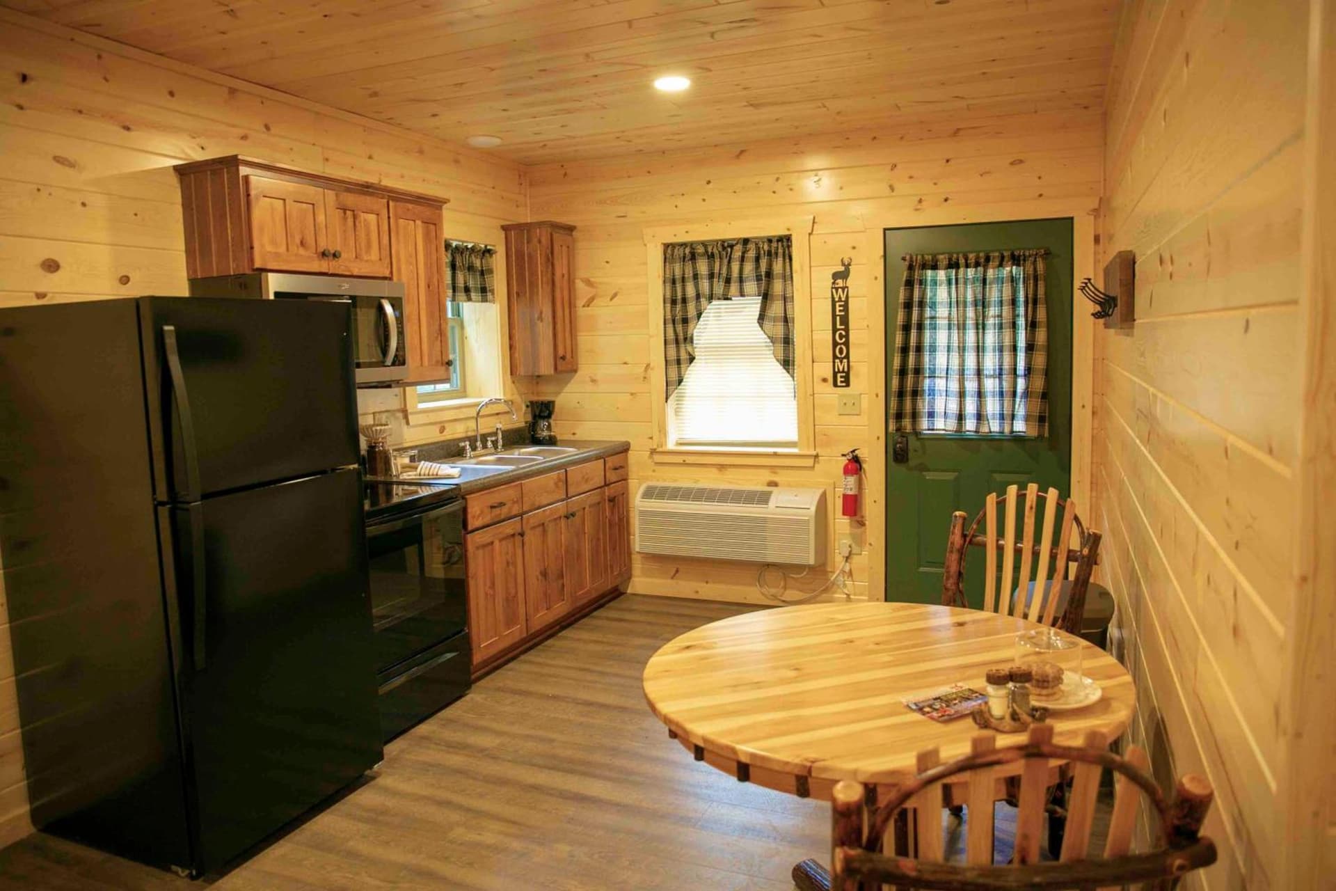 Blessing Lodge by Amish Country Lodging gallery photo in Berlin, OH — image 45