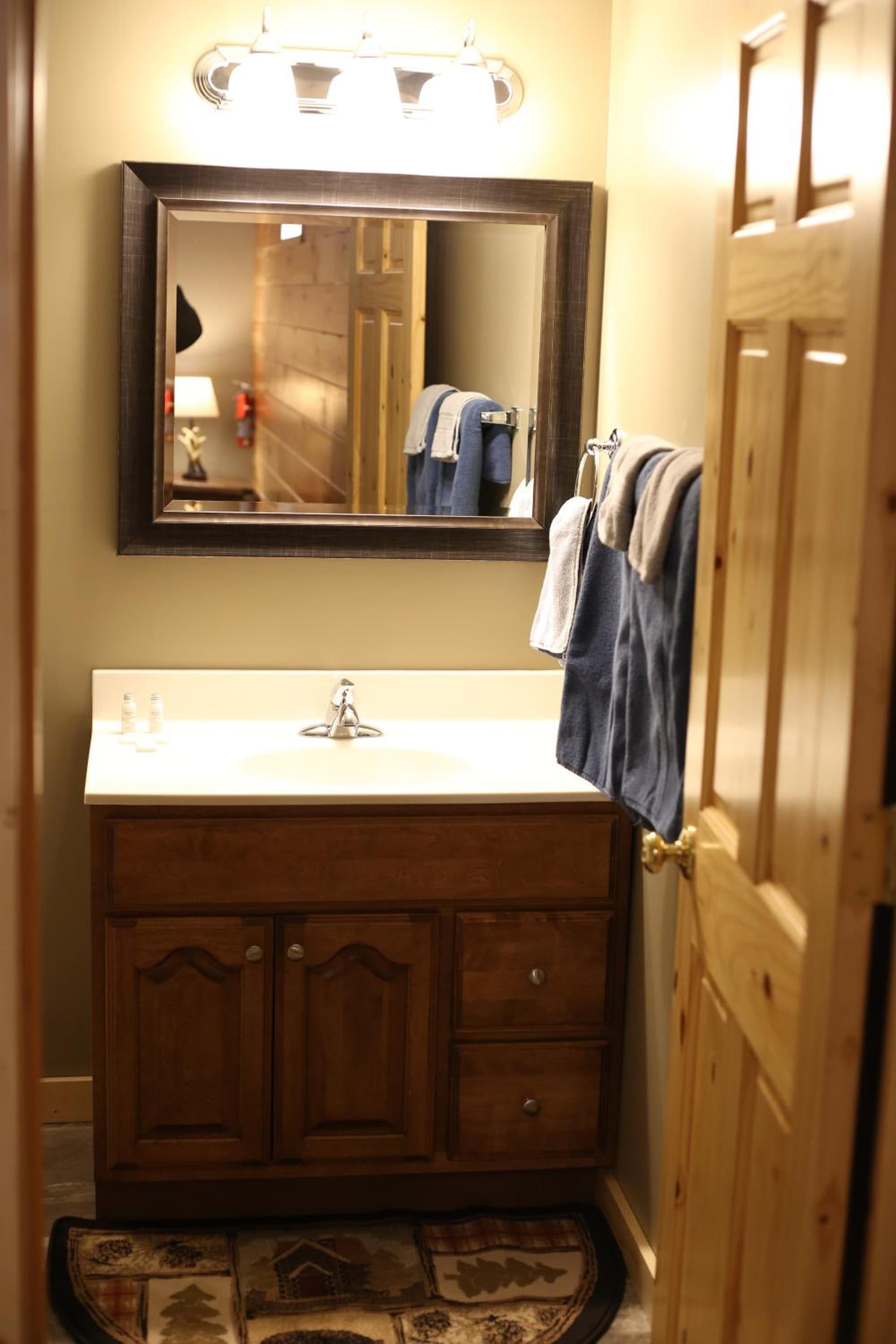 Blessing Lodge by Amish Country Lodging gallery photo in Berlin, OH — image 50