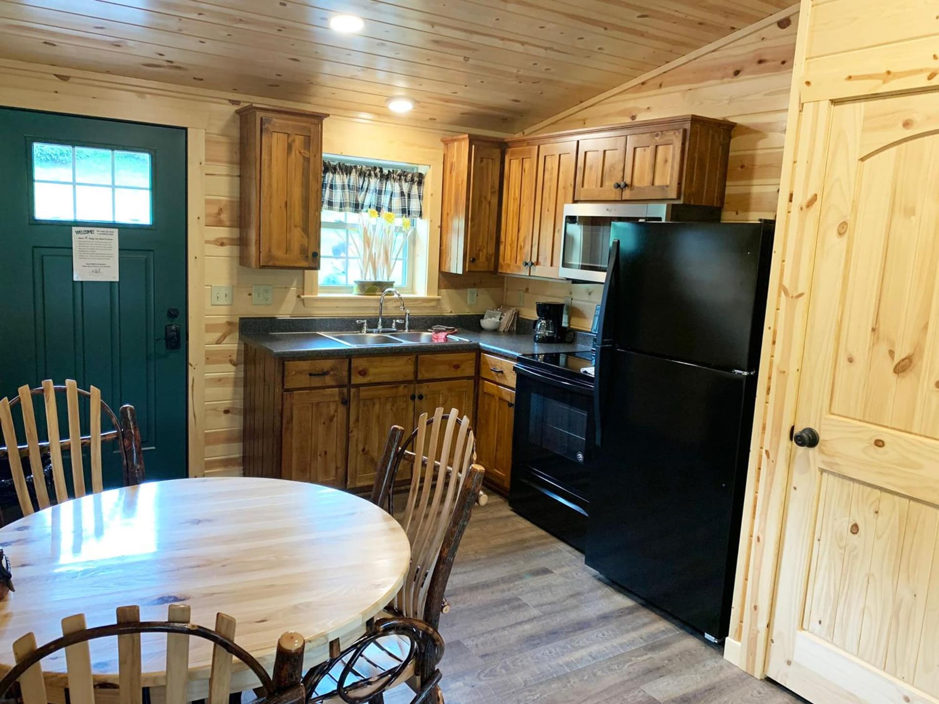Blessing Lodge by Amish Country Lodging gallery photo in Berlin, OH — image 25