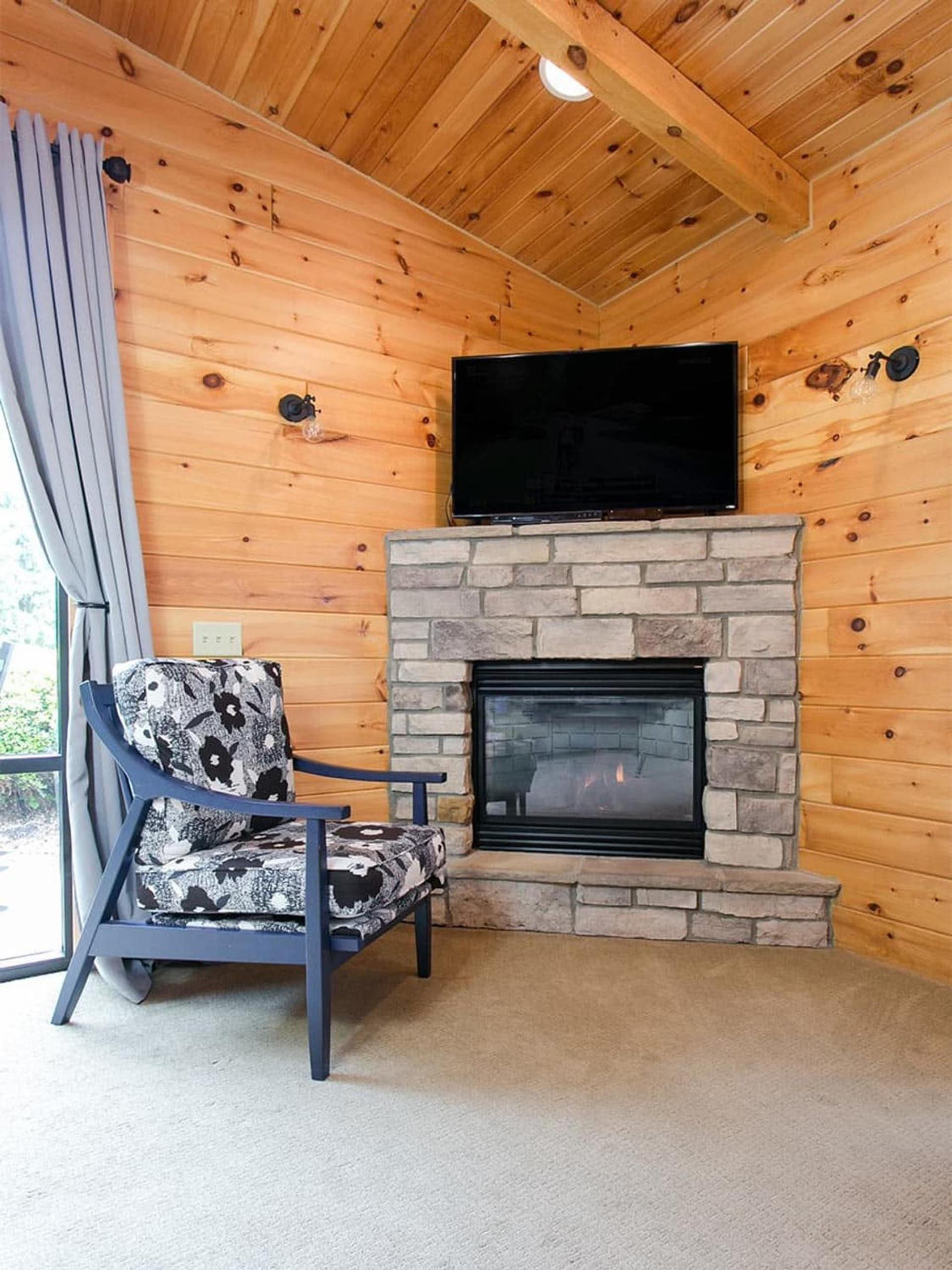 Farmhouse Suites by Amish Country Lodging gallery photo in Millersburg, OH — image 11