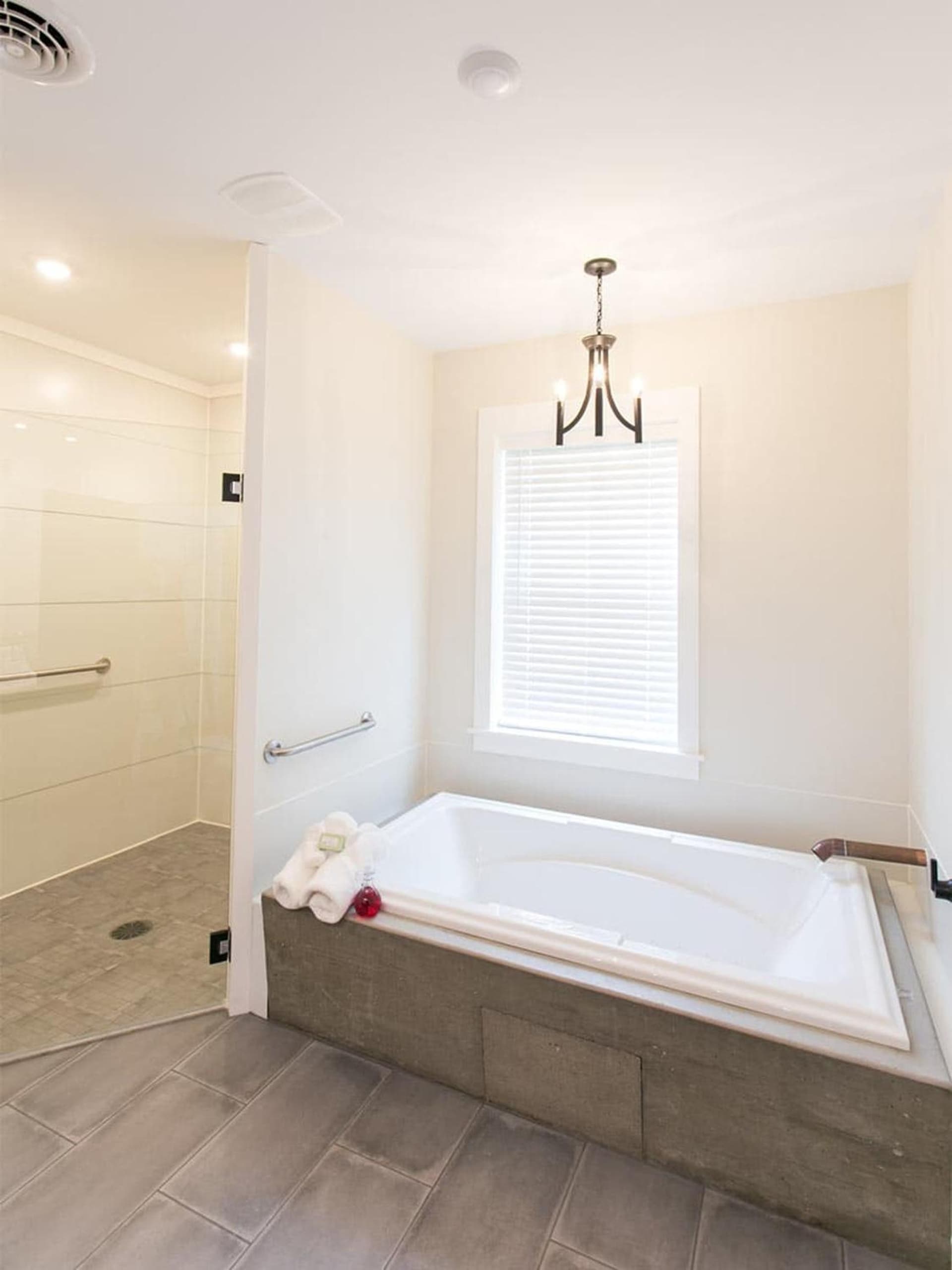 Farmhouse Suites by Amish Country Lodging gallery photo in Millersburg, OH — image 16