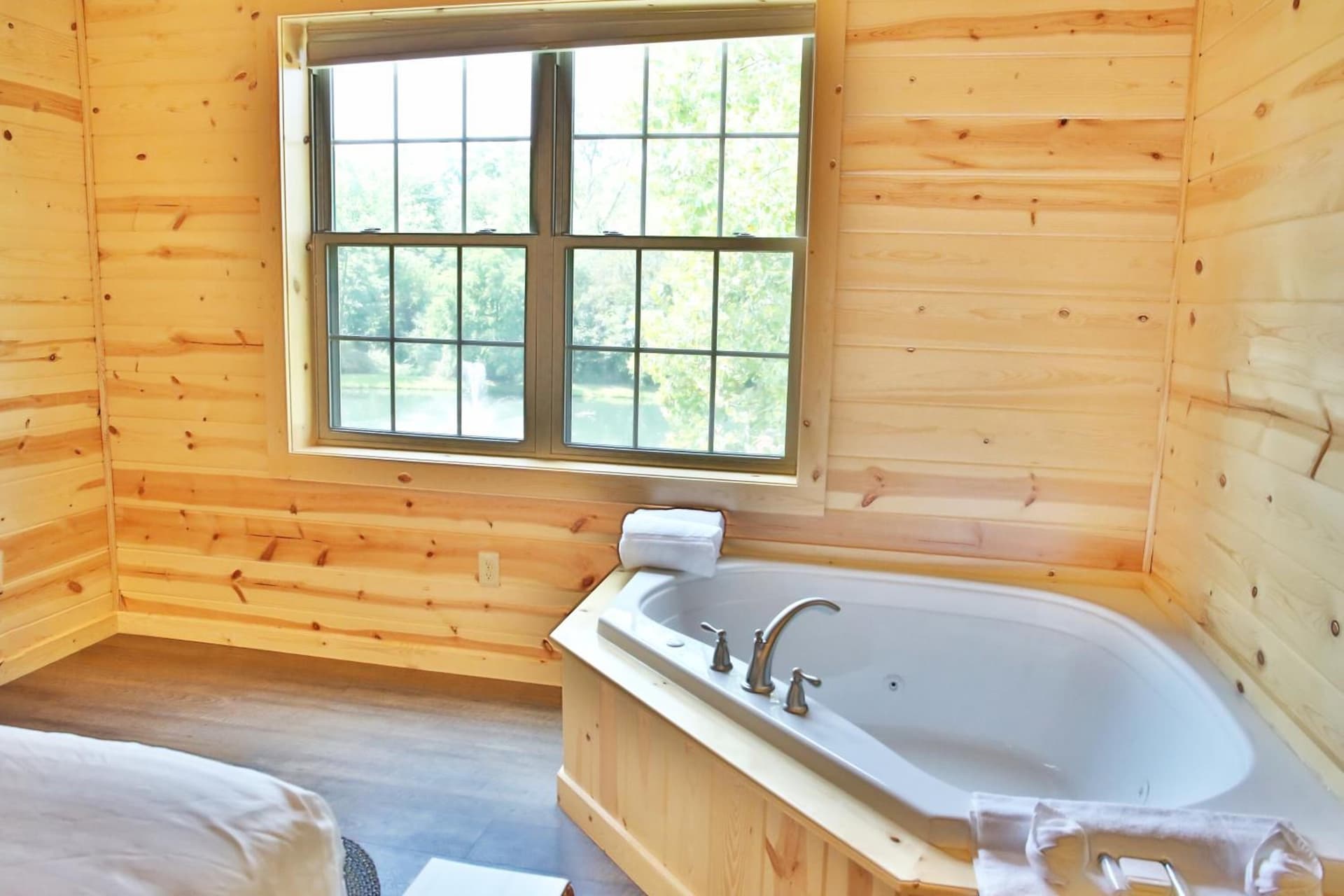 Waterview Lodge by Amish Country Lodging gallery photo in Millersburg, OH — image 48
