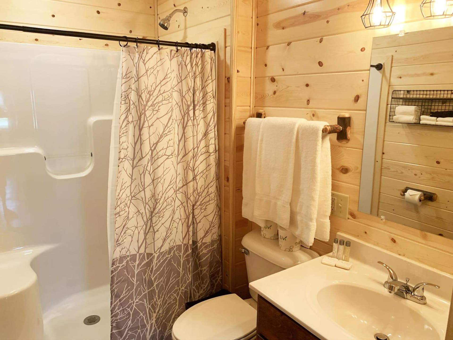 Waterview Lodge by Amish Country Lodging gallery photo in Millersburg, OH — image 31