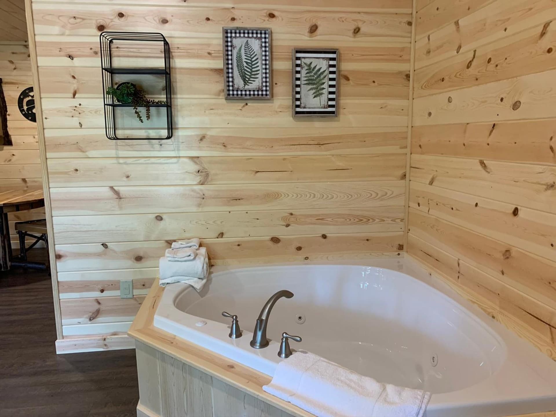 Waterview Lodge by Amish Country Lodging gallery photo in Millersburg, OH — image 17