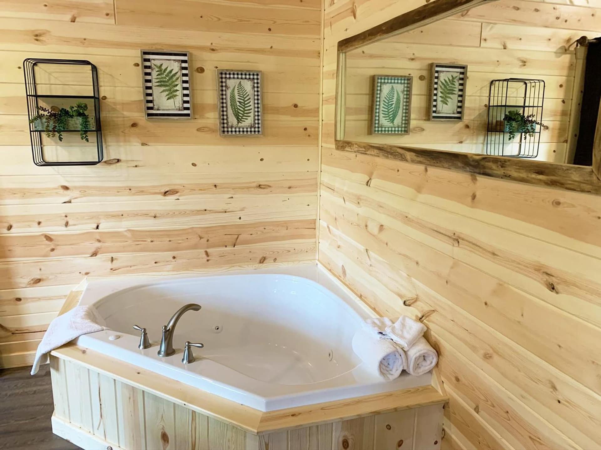 Waterview Lodge by Amish Country Lodging gallery photo in Millersburg, OH — image 24