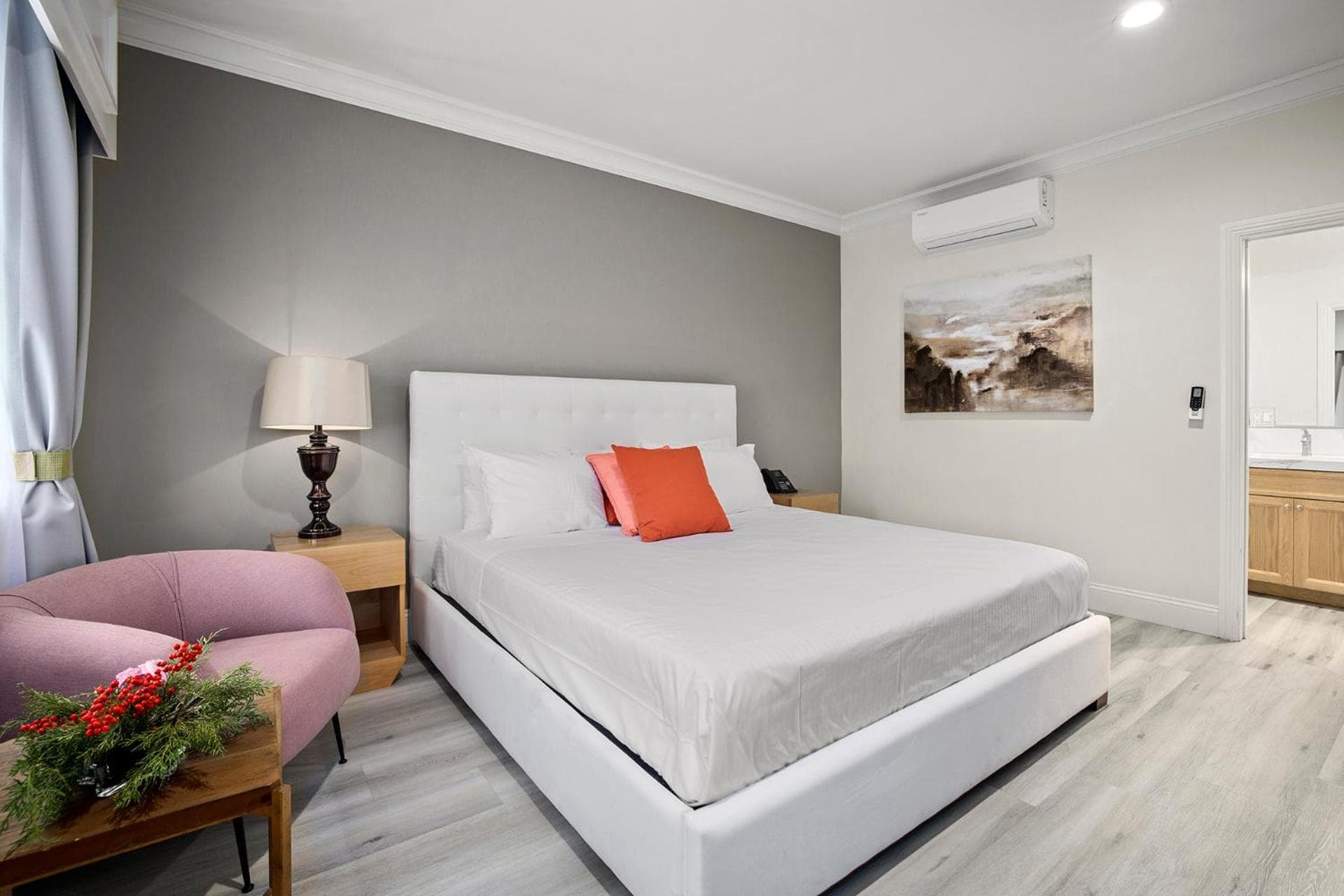 Hotel Huntington property views in Duarte, CA — gallery photo 3