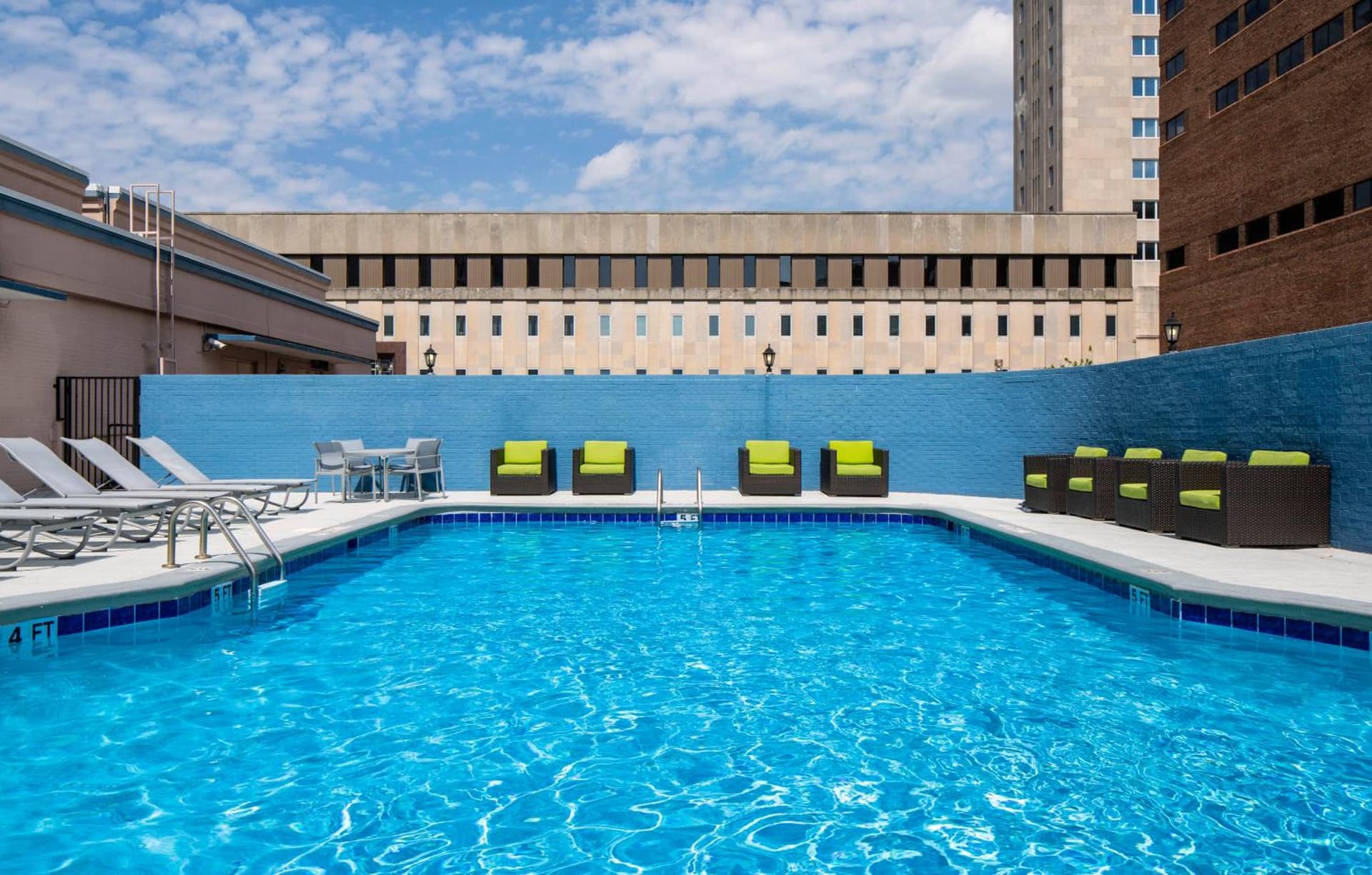 Holiday Inn Express Nashville-Downtown - Broadway by IHG interior in Nashville, TN — gallery photo 2