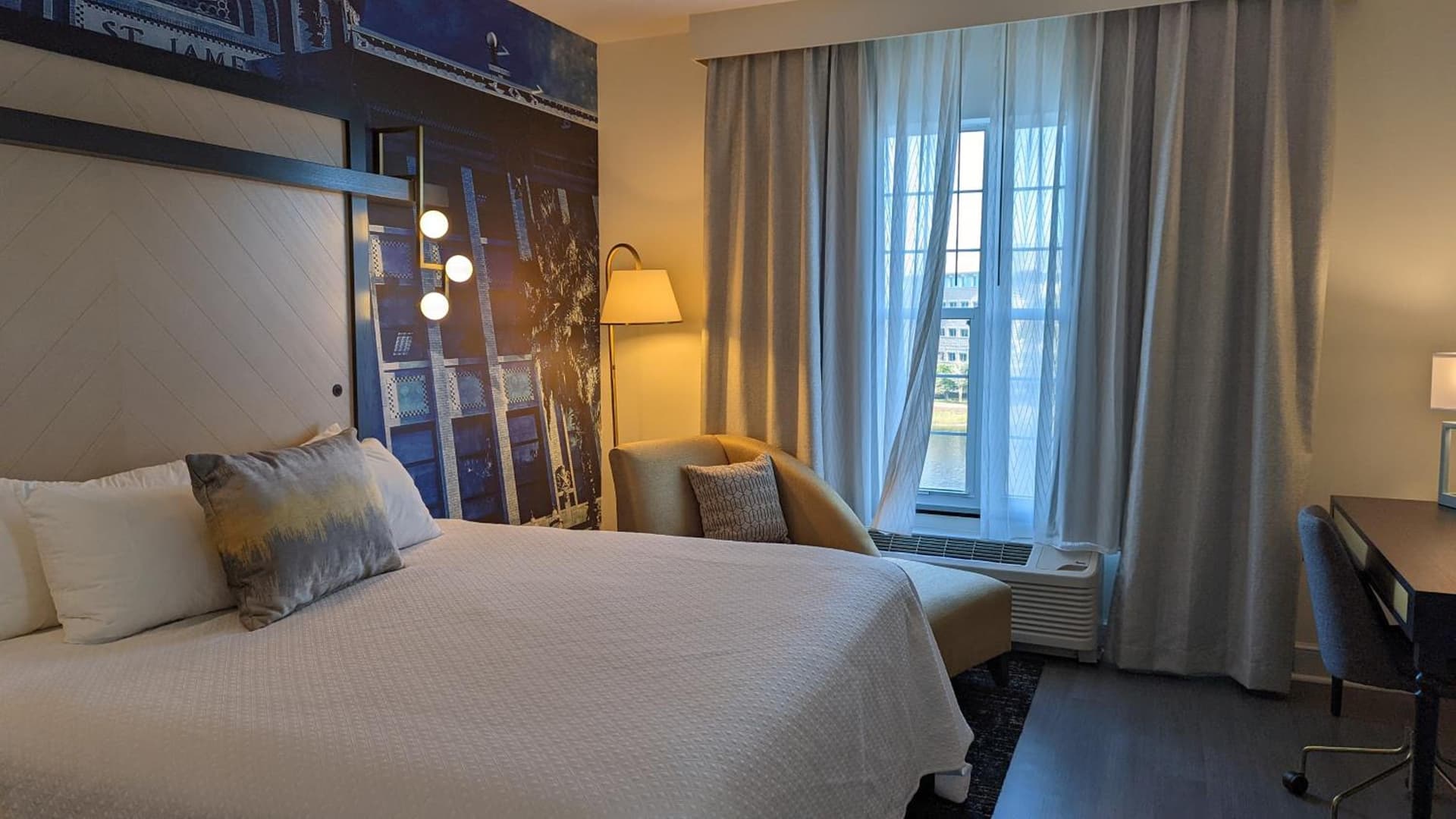 Hotel Indigo Jacksonville-Deerwood Park by IHG gallery photo in Jacksonville, FL — image 52