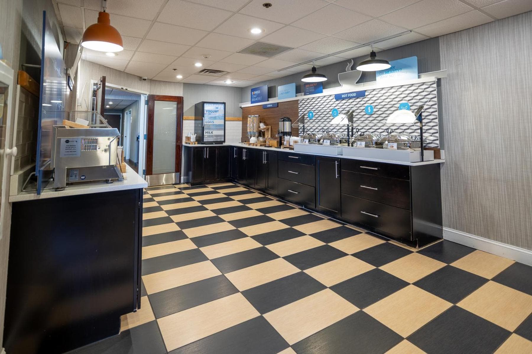 Holiday Inn Express - Newark Airport - Elizabeth by IHG gallery photo in Elizabeth, NJ — image 19
