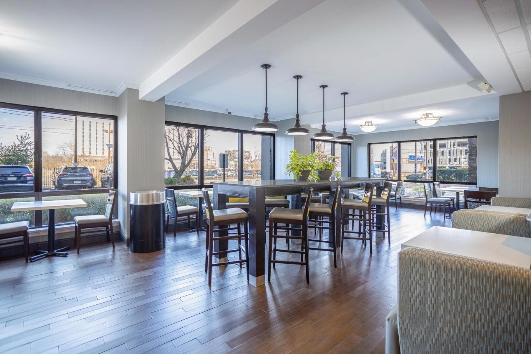 Holiday Inn Express - Newark Airport - Elizabeth by IHG property views in Elizabeth, NJ — gallery photo 3