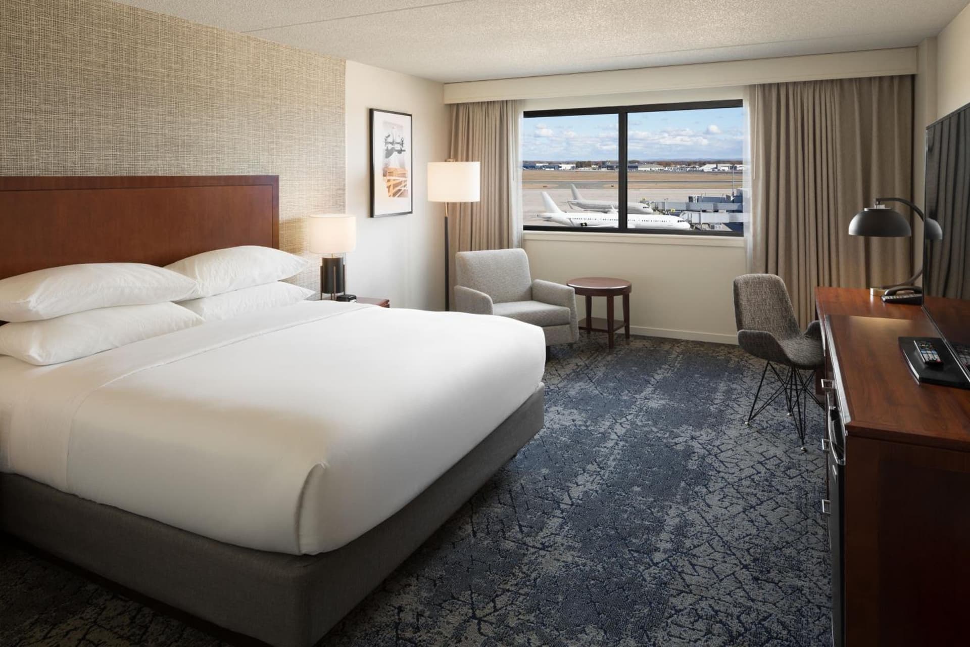Sheraton Hartford Hotel at Bradley Airport interior in Windsor Locks — gallery photo 2