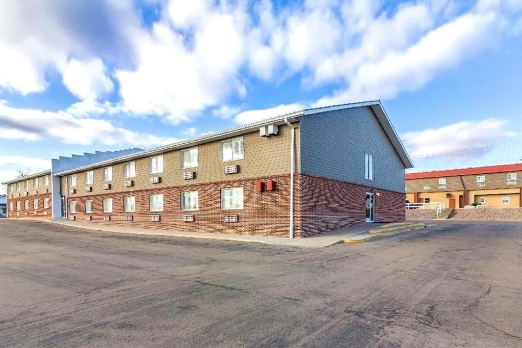 Sky-Palace Inn & Suites McCook featured exterior or lobby in McCook, NE — similar hotel