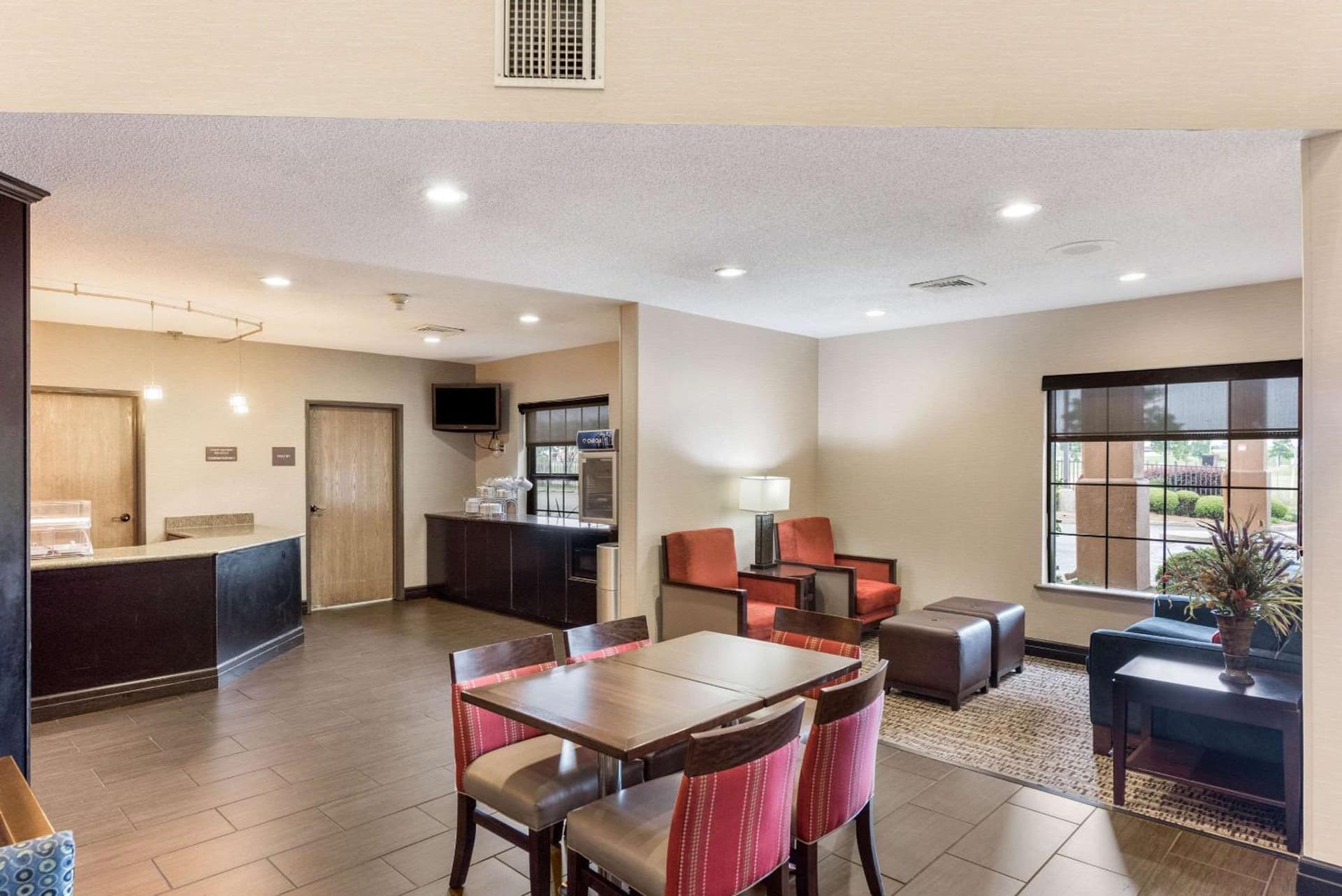 Comfort Suites Monroe gallery photo in Monroe, LA — image 56