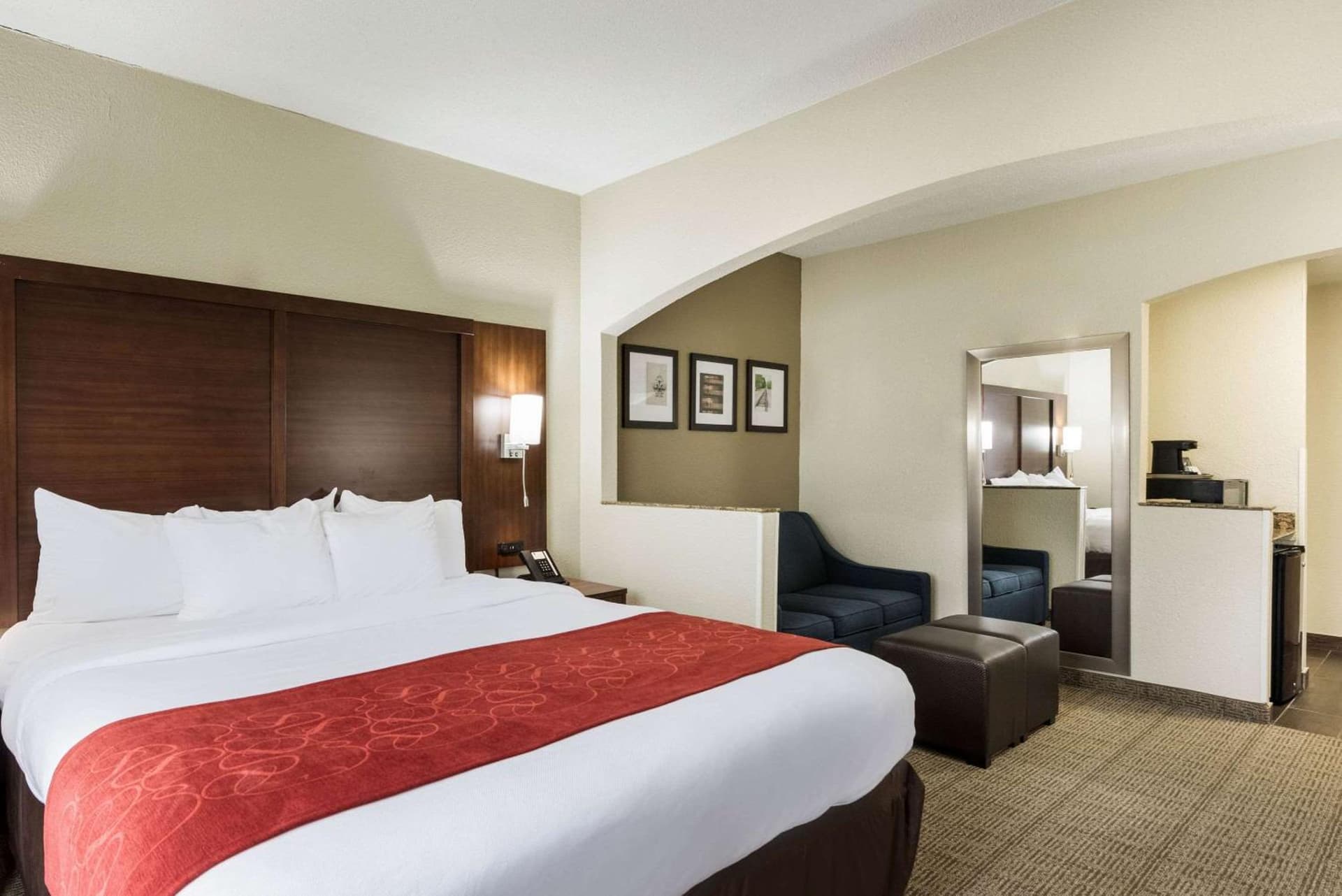 Comfort Suites Monroe gallery photo in Monroe, LA — image 47