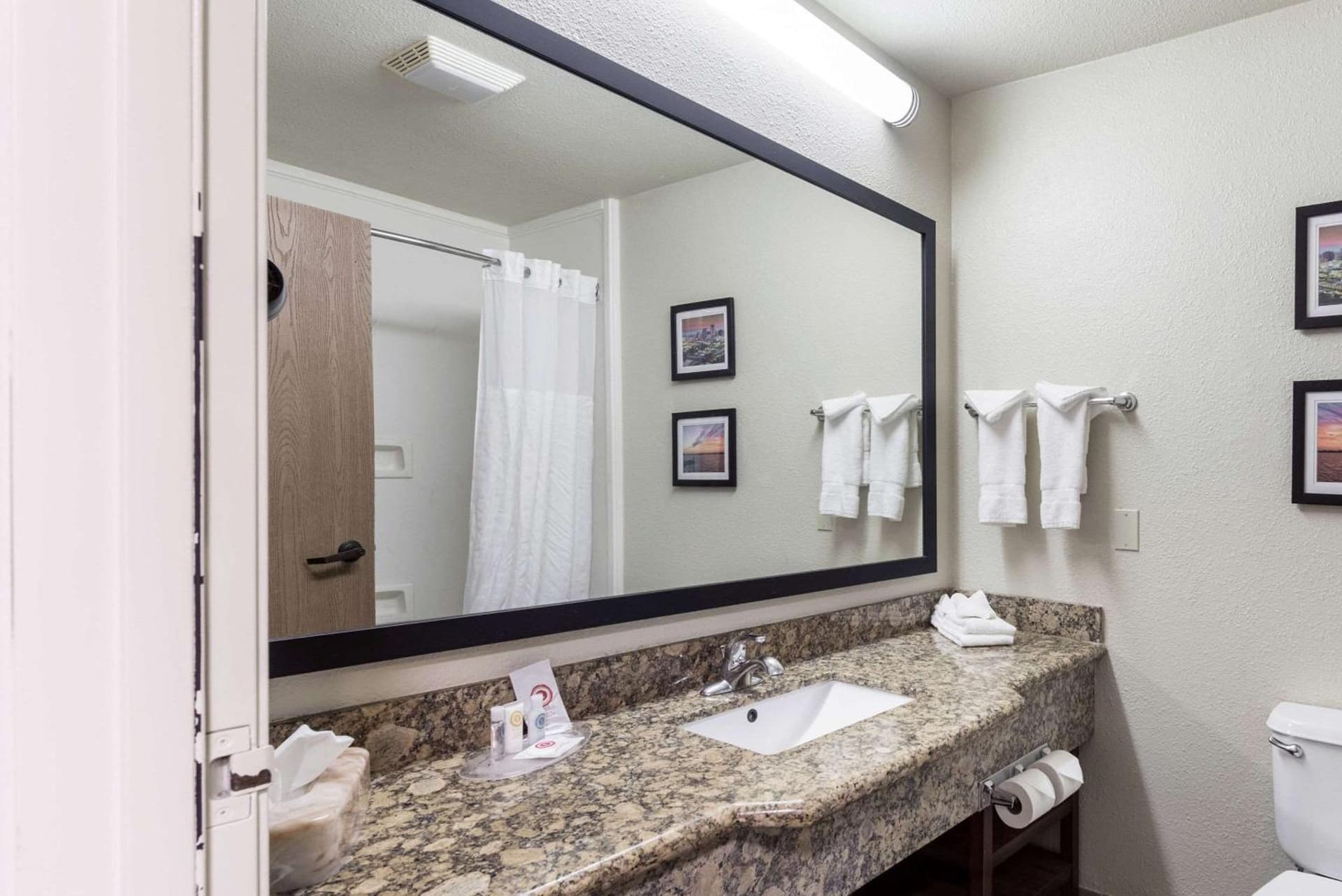 Comfort Suites Monroe gallery photo in Monroe, LA — image 11