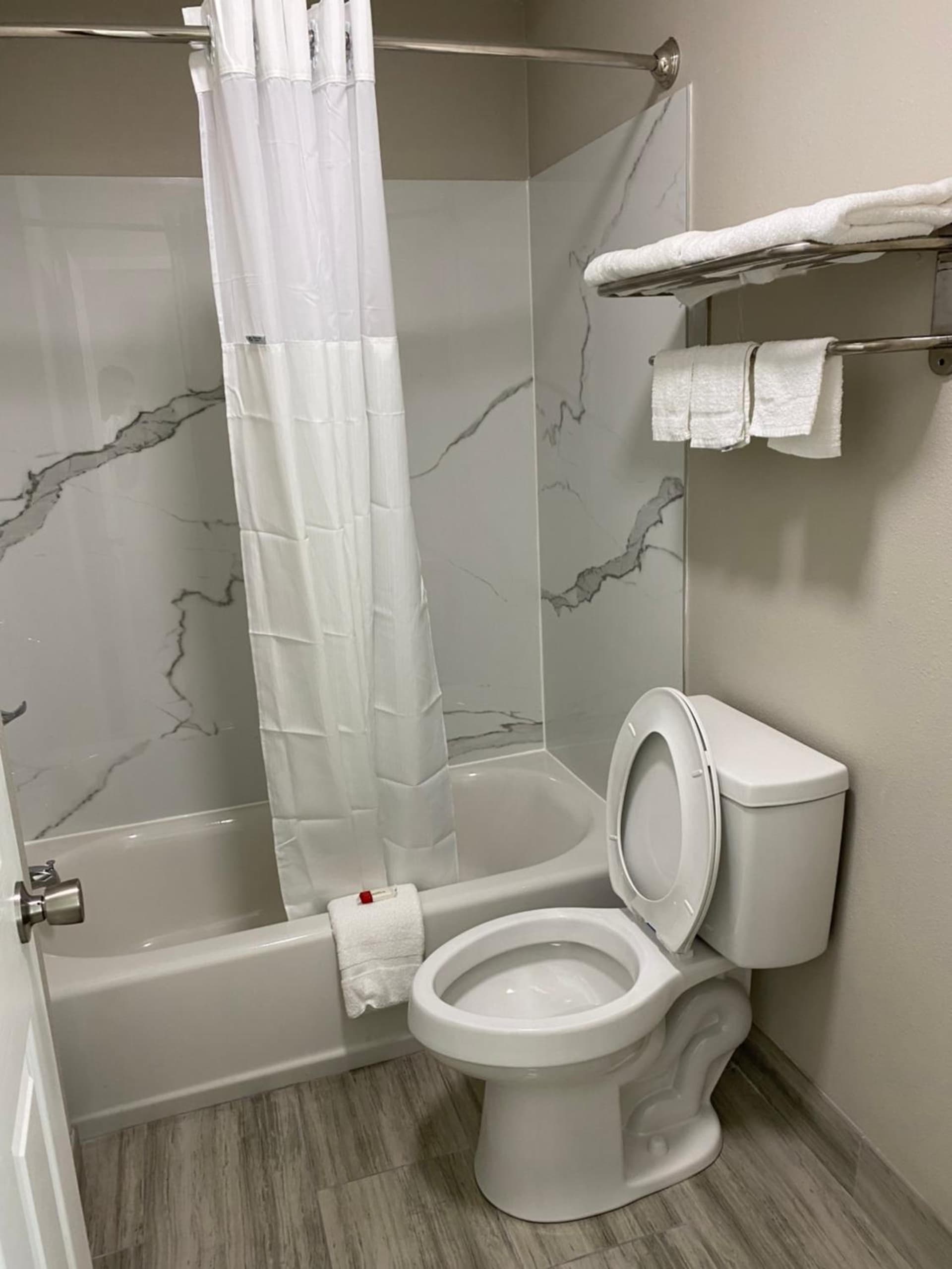 Days Inn by Wyndham Lake Charles gallery photo in Lake Charles, LA — image 21