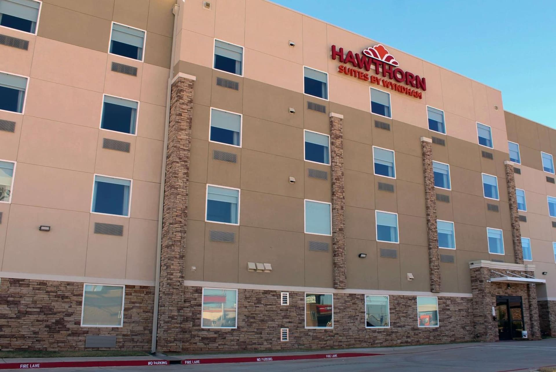 Hawthorn Extended Stay by Wyndham Oklahoma City Airport interior in Oklahoma City, OK — gallery photo 2