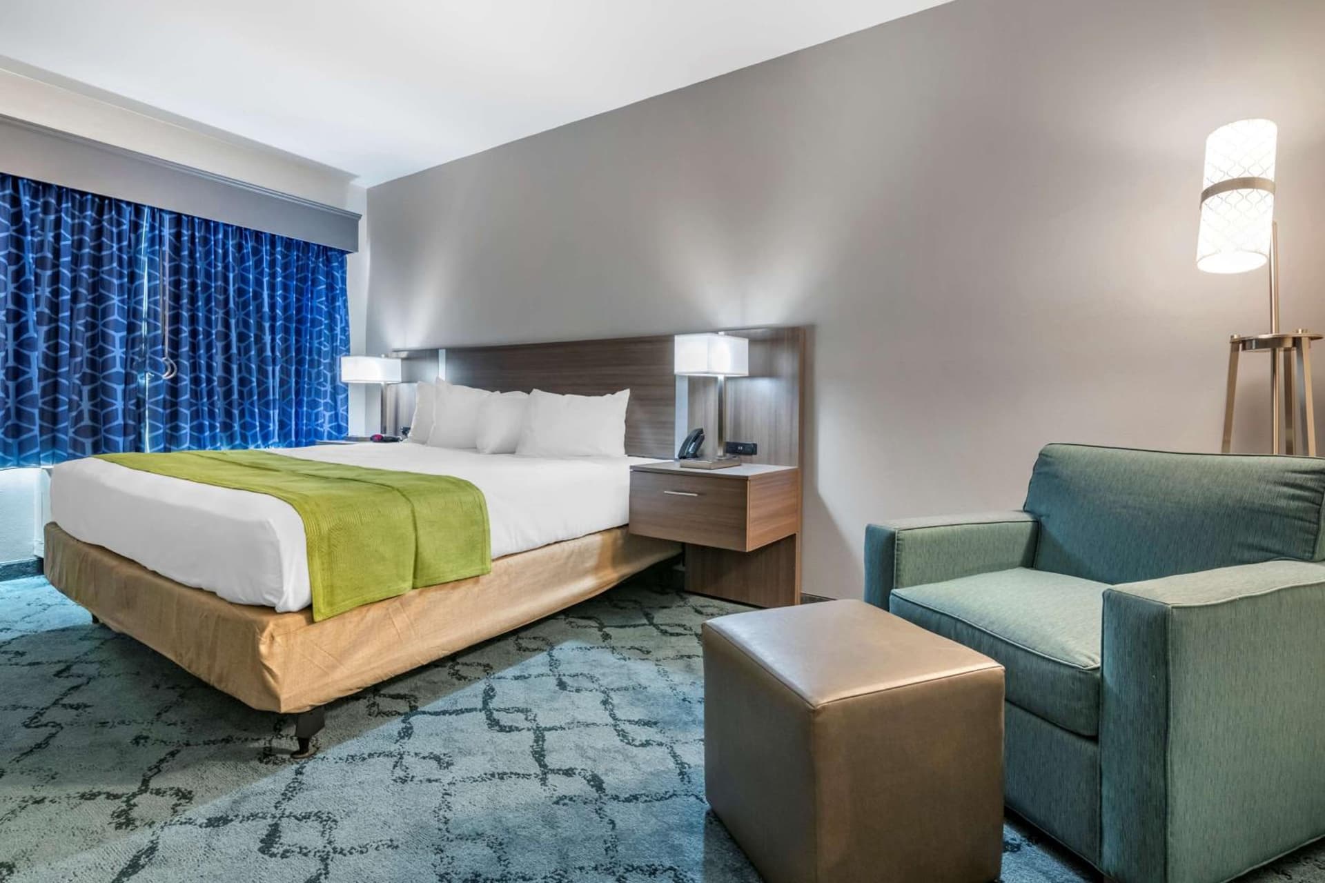 Best Western Plus Lakeland interior in Lakeland, FL — gallery photo 2