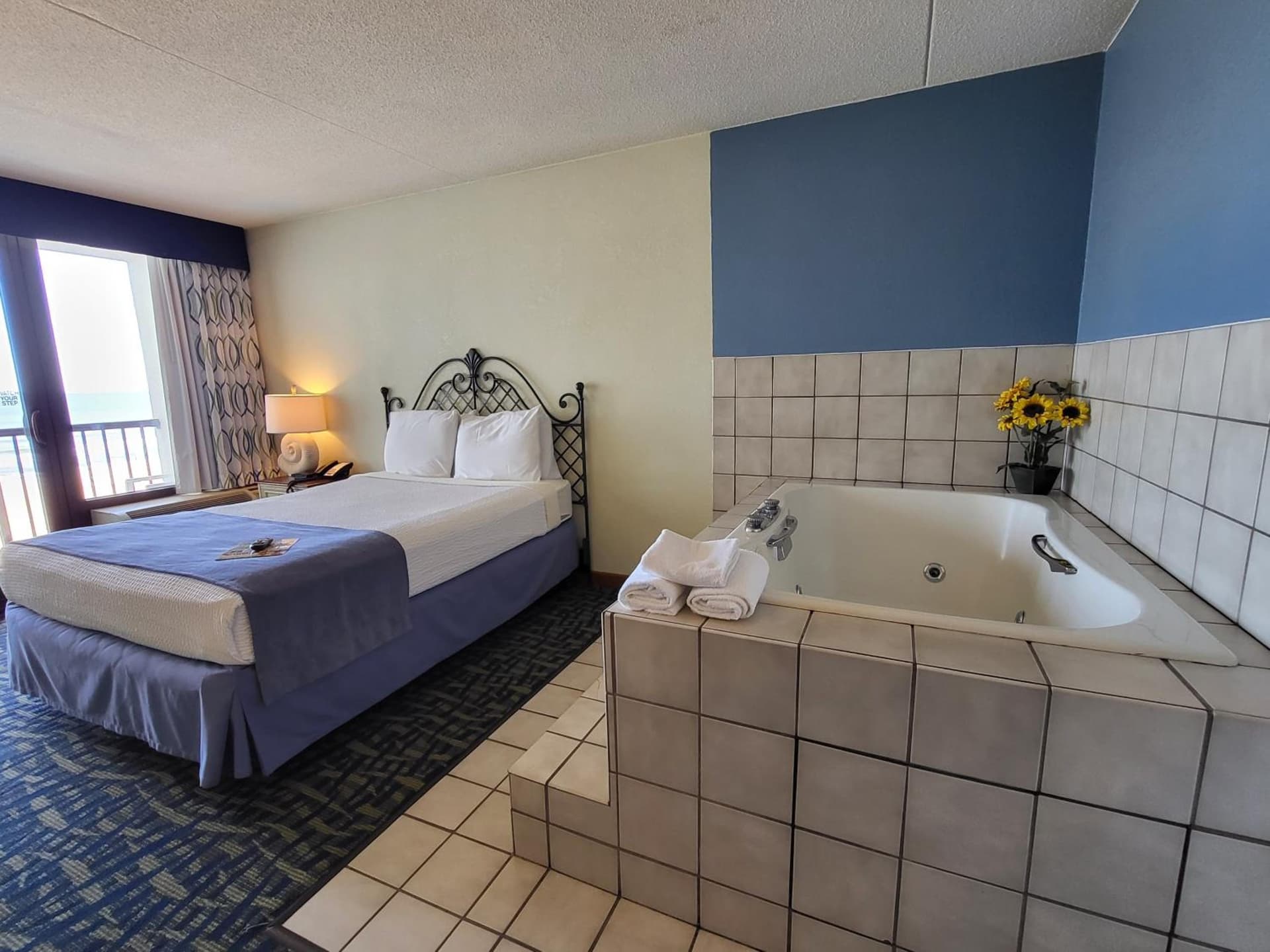 Capes Hotel gallery photo in Virginia Beach, VA — image 6
