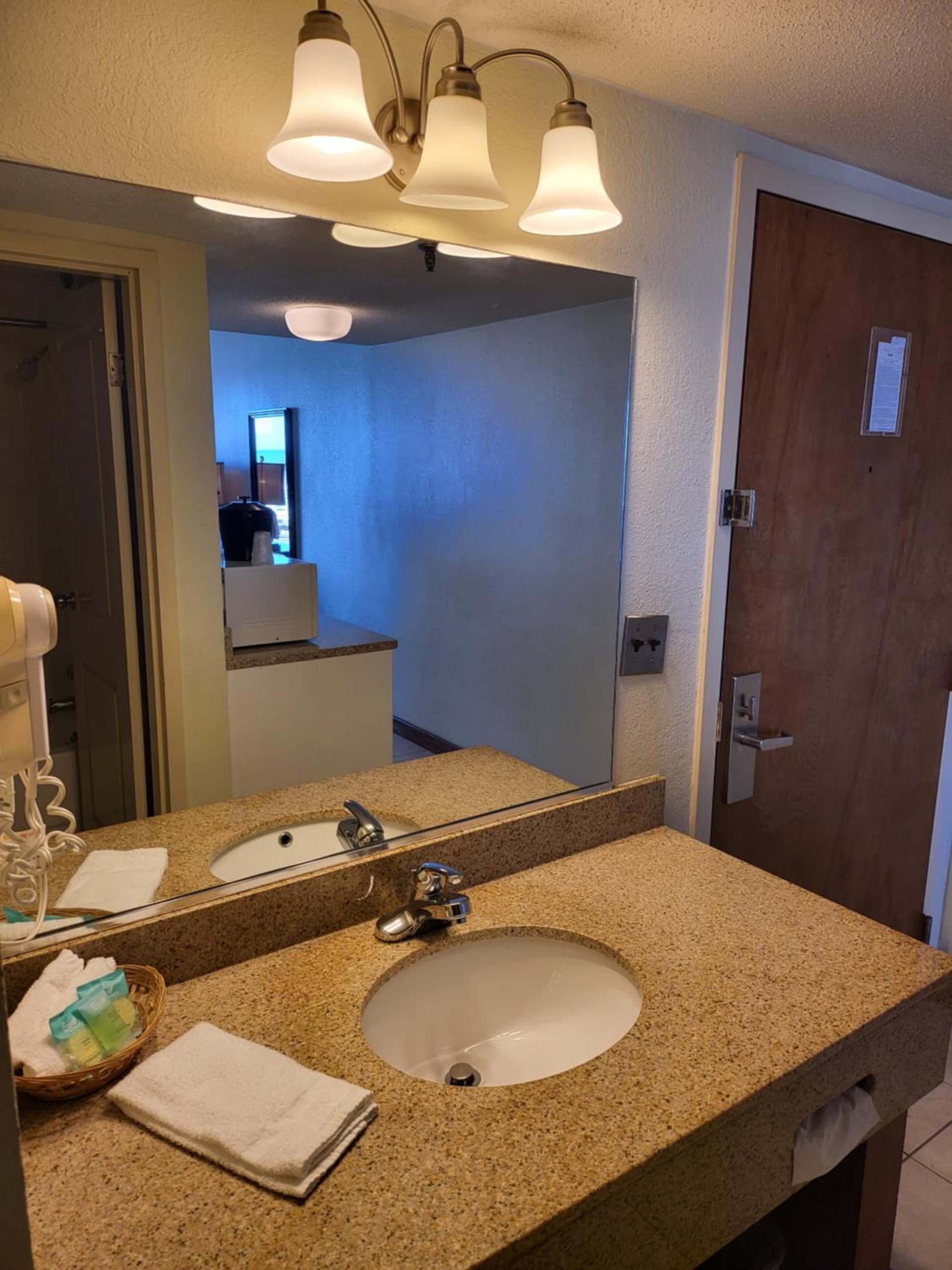 Capes Hotel gallery photo in Virginia Beach, VA — image 34
