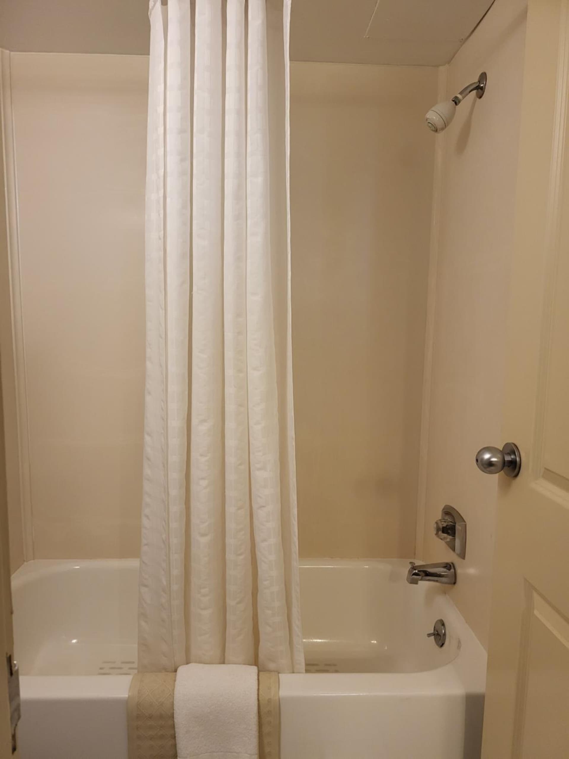Capes Hotel gallery photo in Virginia Beach, VA — image 22