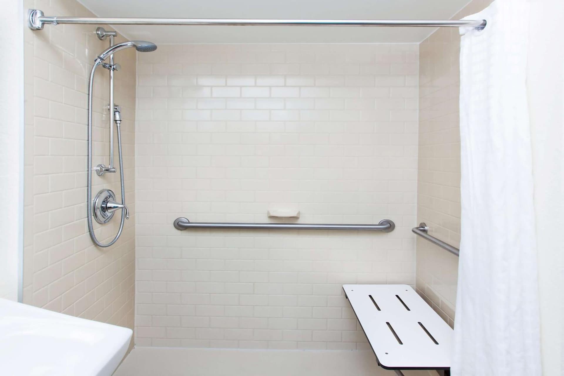 Sonesta Simply Suites Detroit Warren gallery photo in Warren, MI — image 7