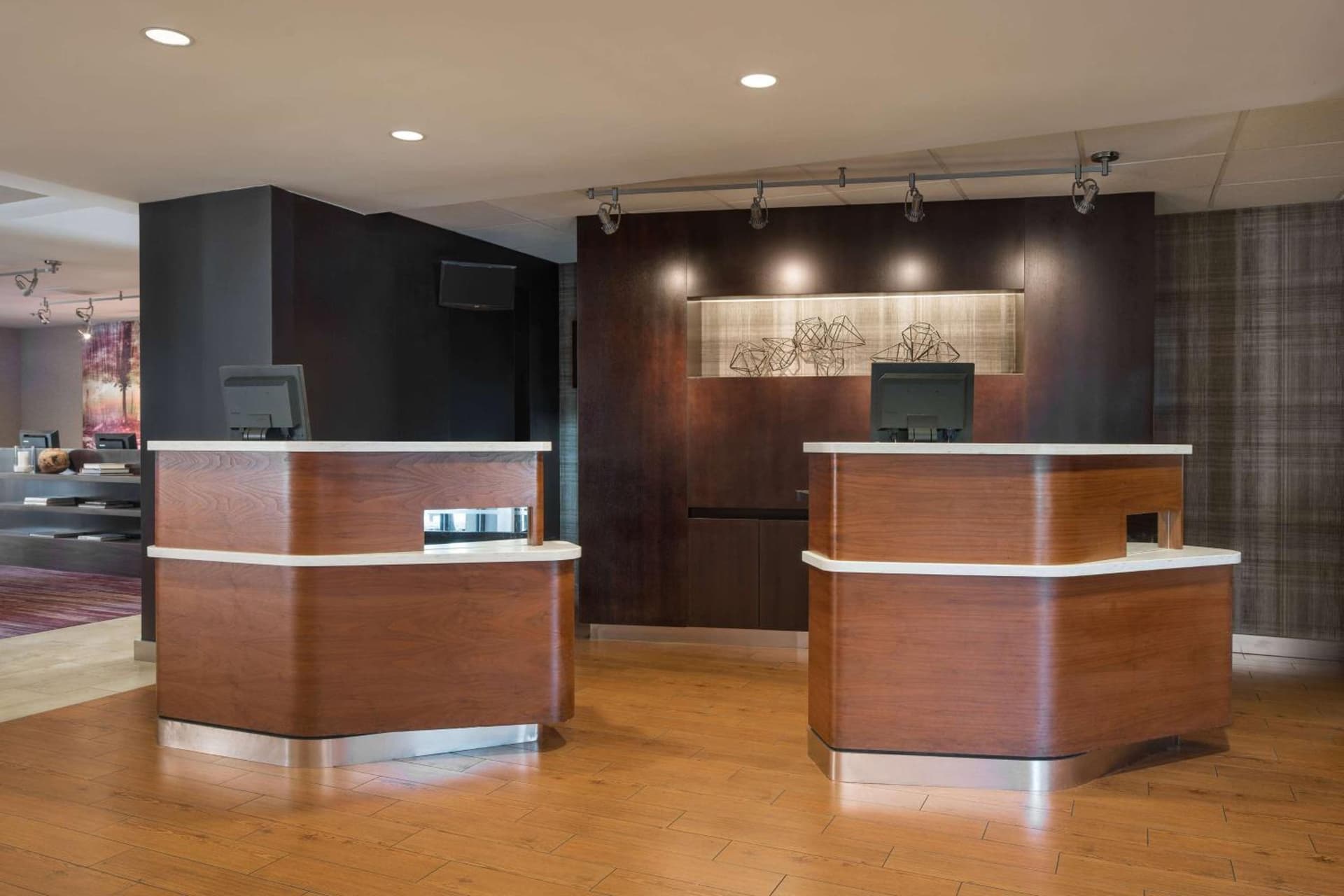 Sonesta Select Los Angeles LAX El Segundo interior in El Segundo, CA — gallery photo 2