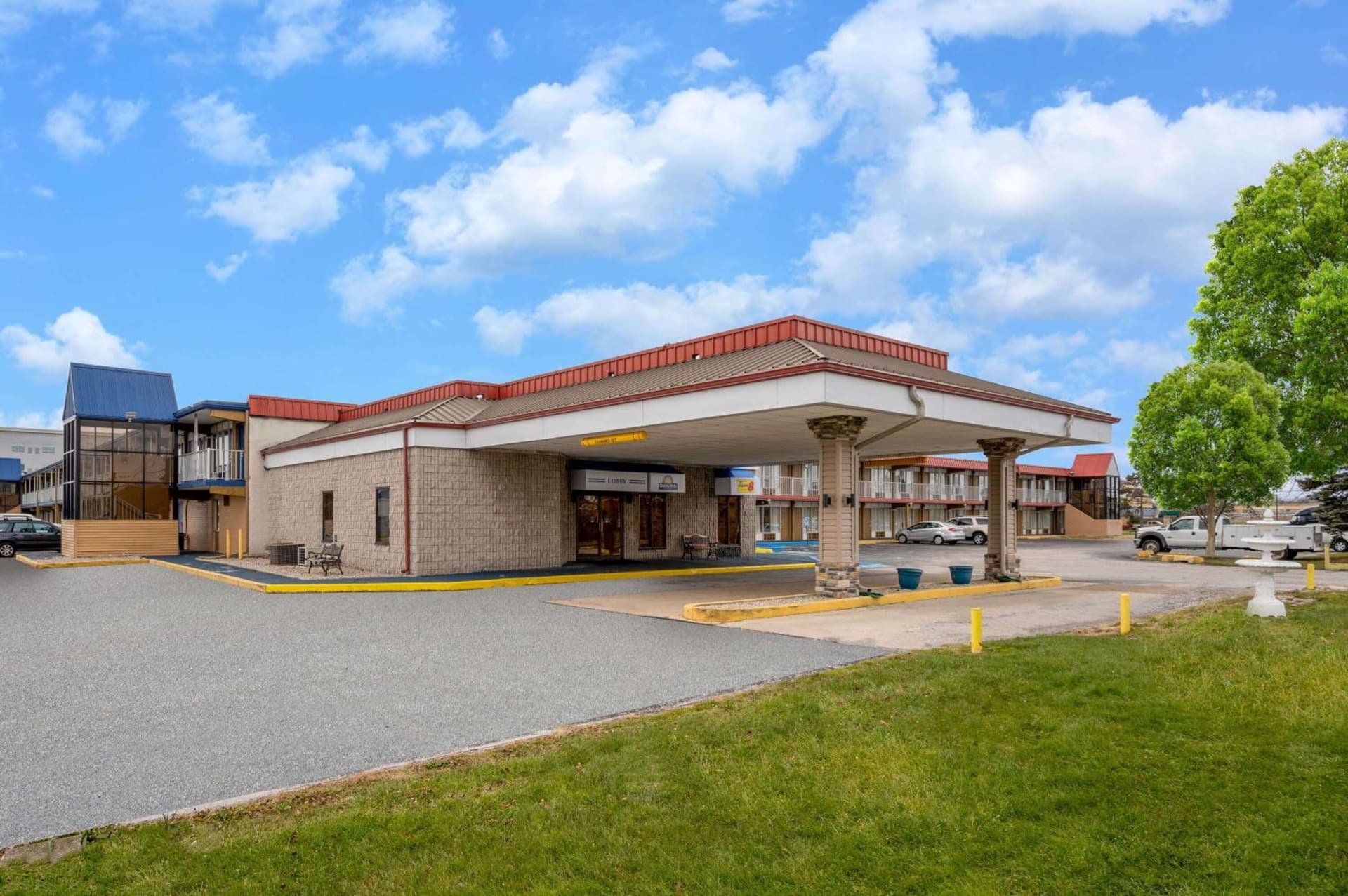 Super 8 by Wyndham Perrysburg-Toledo featured exterior or lobby in Perrysburg, OH — similar hotel