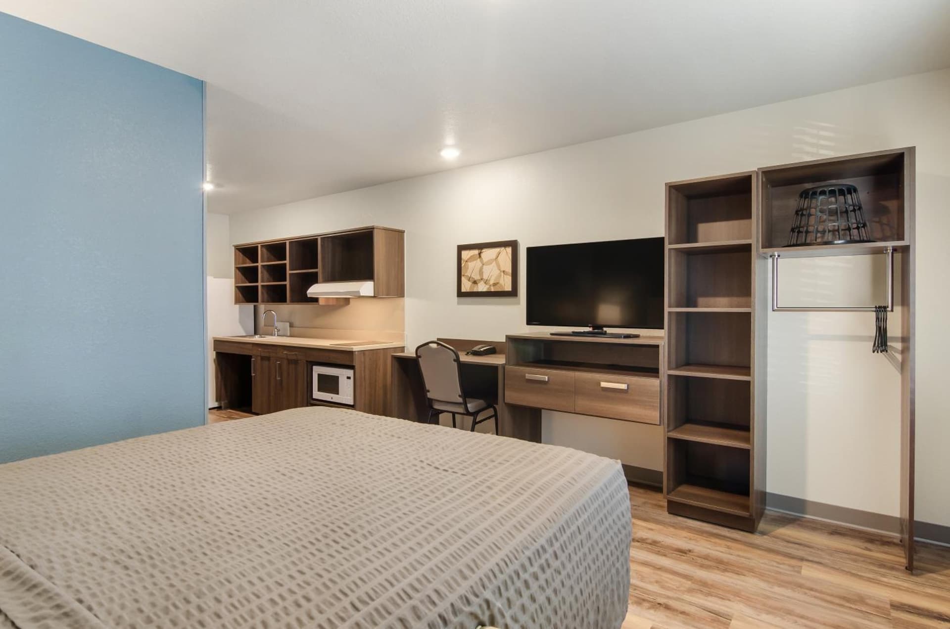 WoodSpring Suites Thornton-North Denver gallery photo in Thornton, CO — image 23